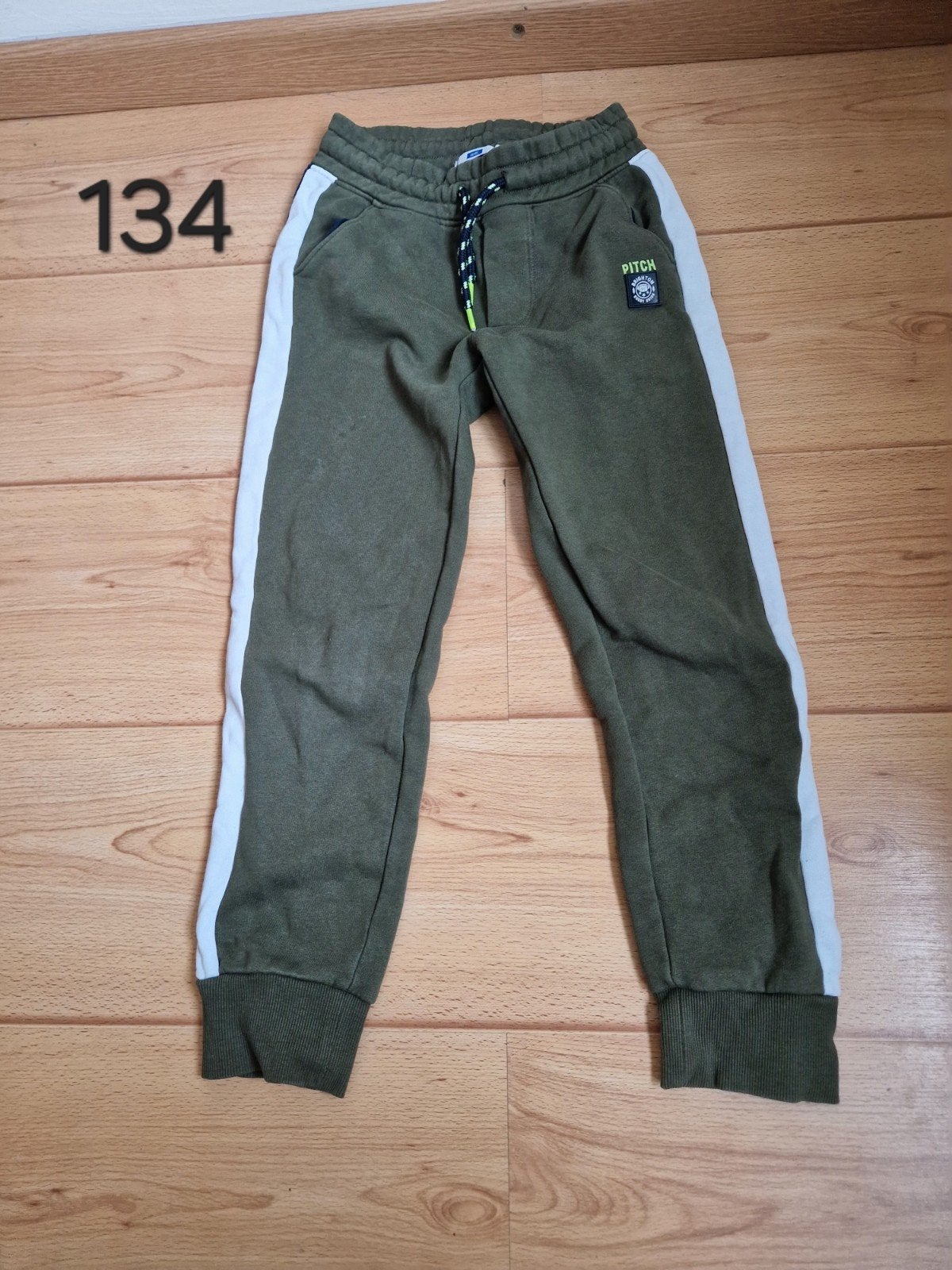 joggingbroek WE  134, Broek, Ophalen of Verzenden, Zo goed als nieuw, Jongen