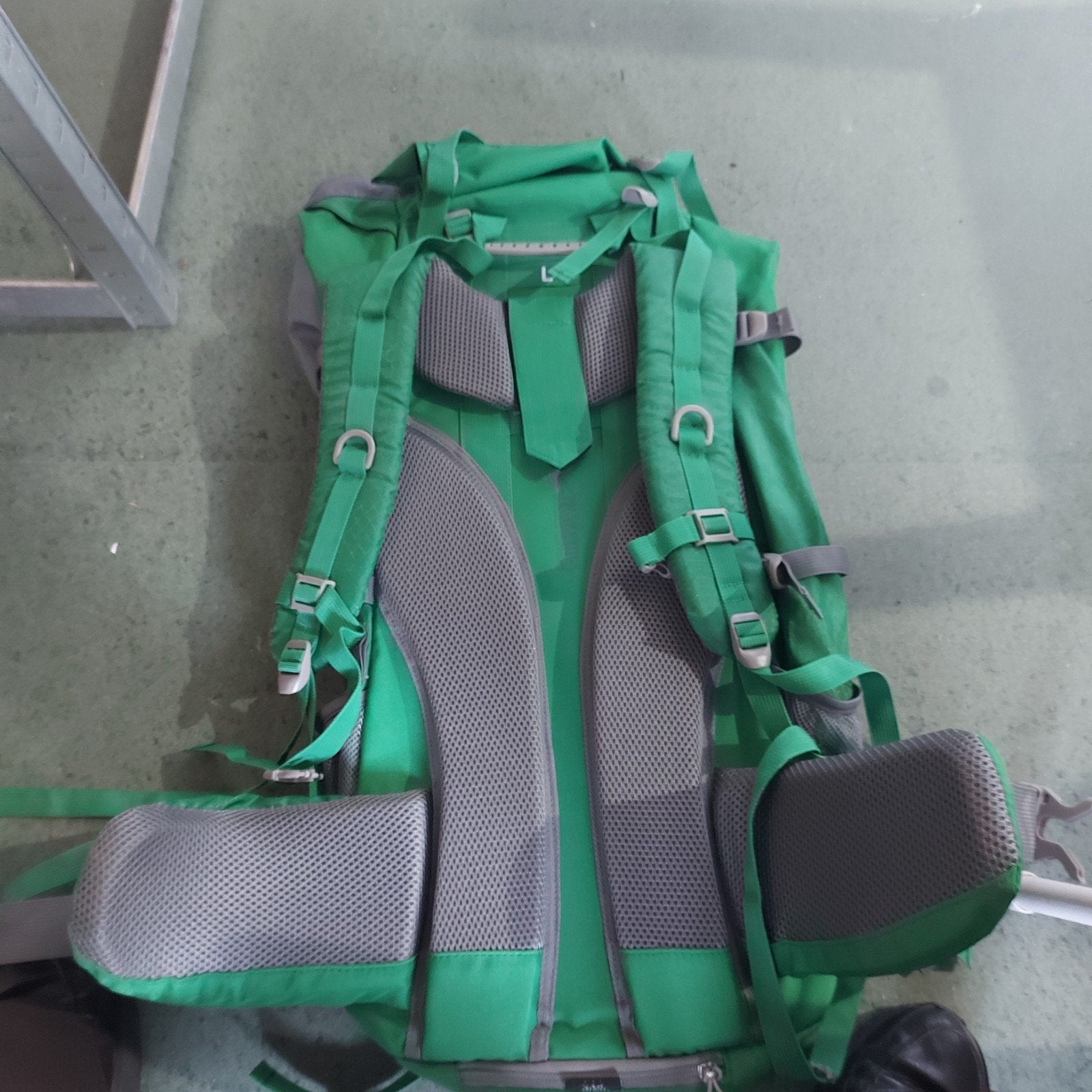 Grote groene backpack - Ideaal voor trekking en reizen, Overige merken, Gebruikt, 25 tot 40 cm, Ophalen of Verzenden