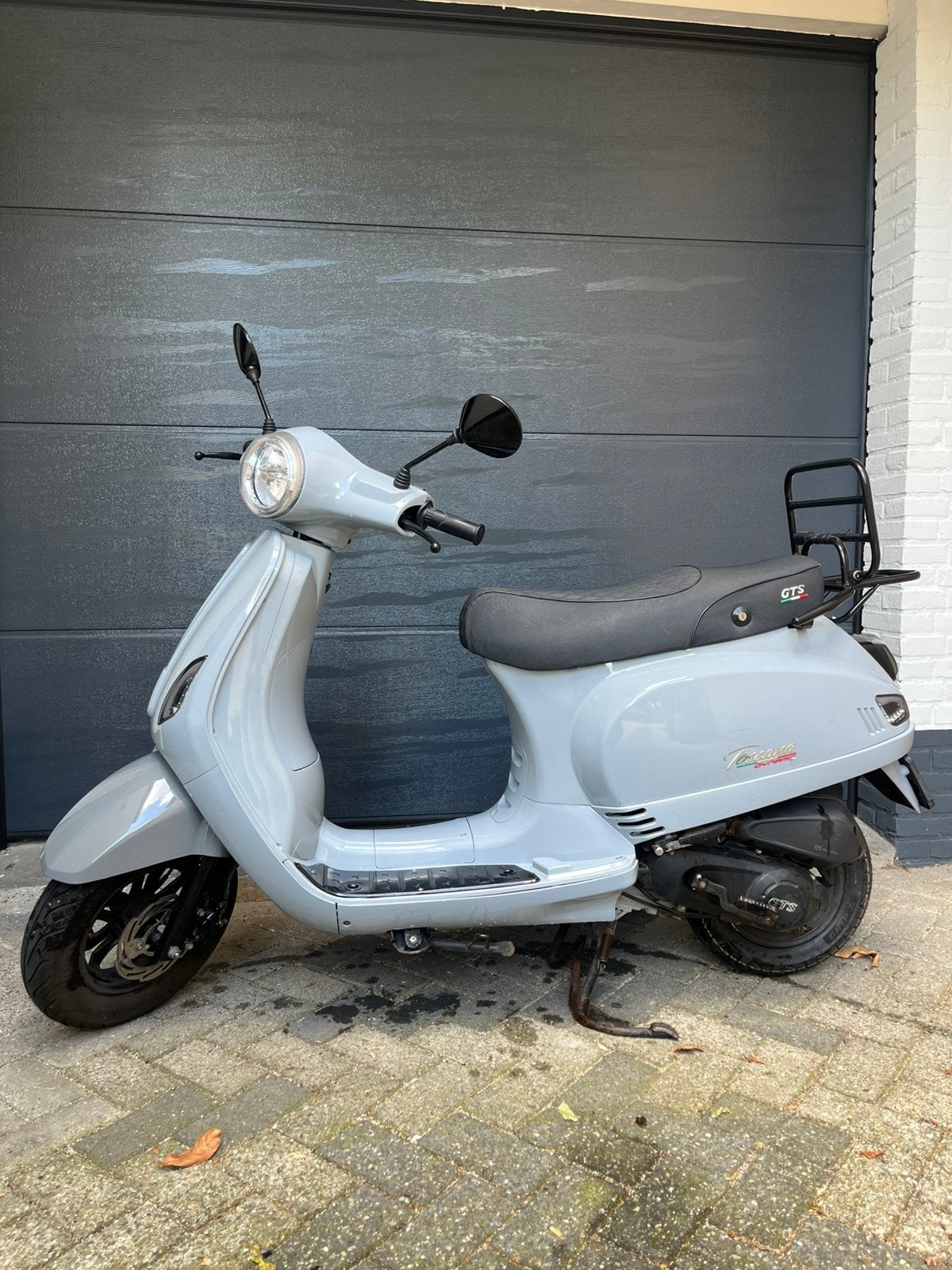 Gts toscana dynamic 2023, Fietsen en Brommers, Snorfietsen en Snorscooters, Gebruikt, Overige merken, Benzine, Ophalen