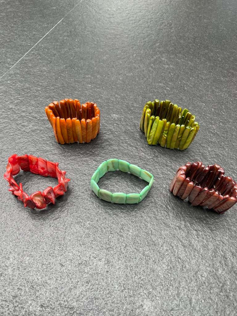 Verschillende parelmoer armbanden, Sieraden, Tassen en Uiterlijk, Armbanden, Ophalen of Verzenden, Zo goed als nieuw, Overige kleuren