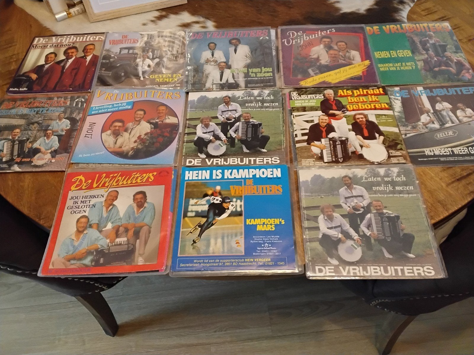 partij singles vinyl  de De vrijbuiters verzameling 24 stuks, Verzenden, Gebruikt, Overige formaten, Levenslied of Smartlap