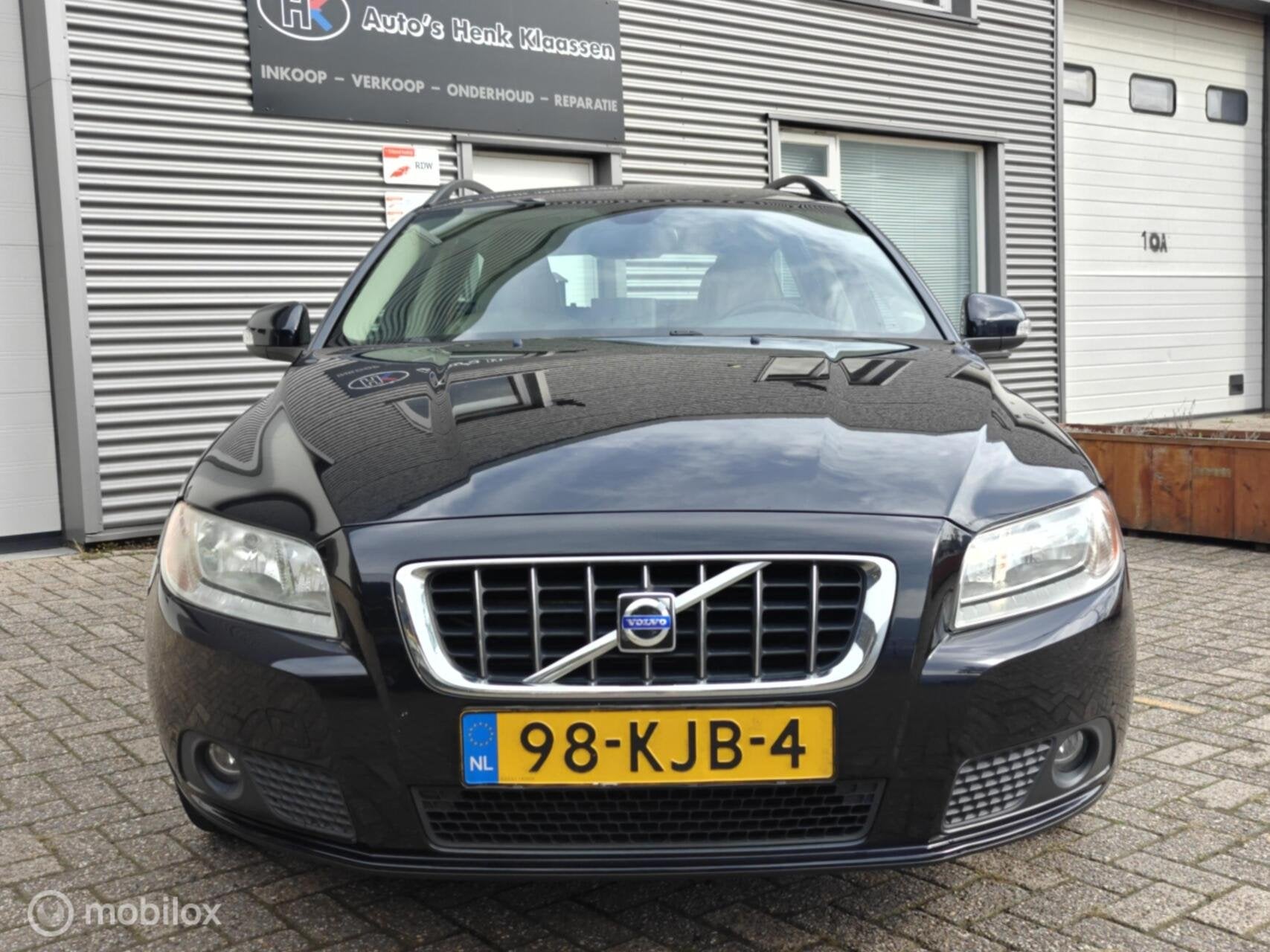 Volvo V70 2.0 Clima Cruise LM Volleer Parkeersensor Trekhaak, 145 pk, 4 cilinders, Verwarmde buitenspiegels, Zwart