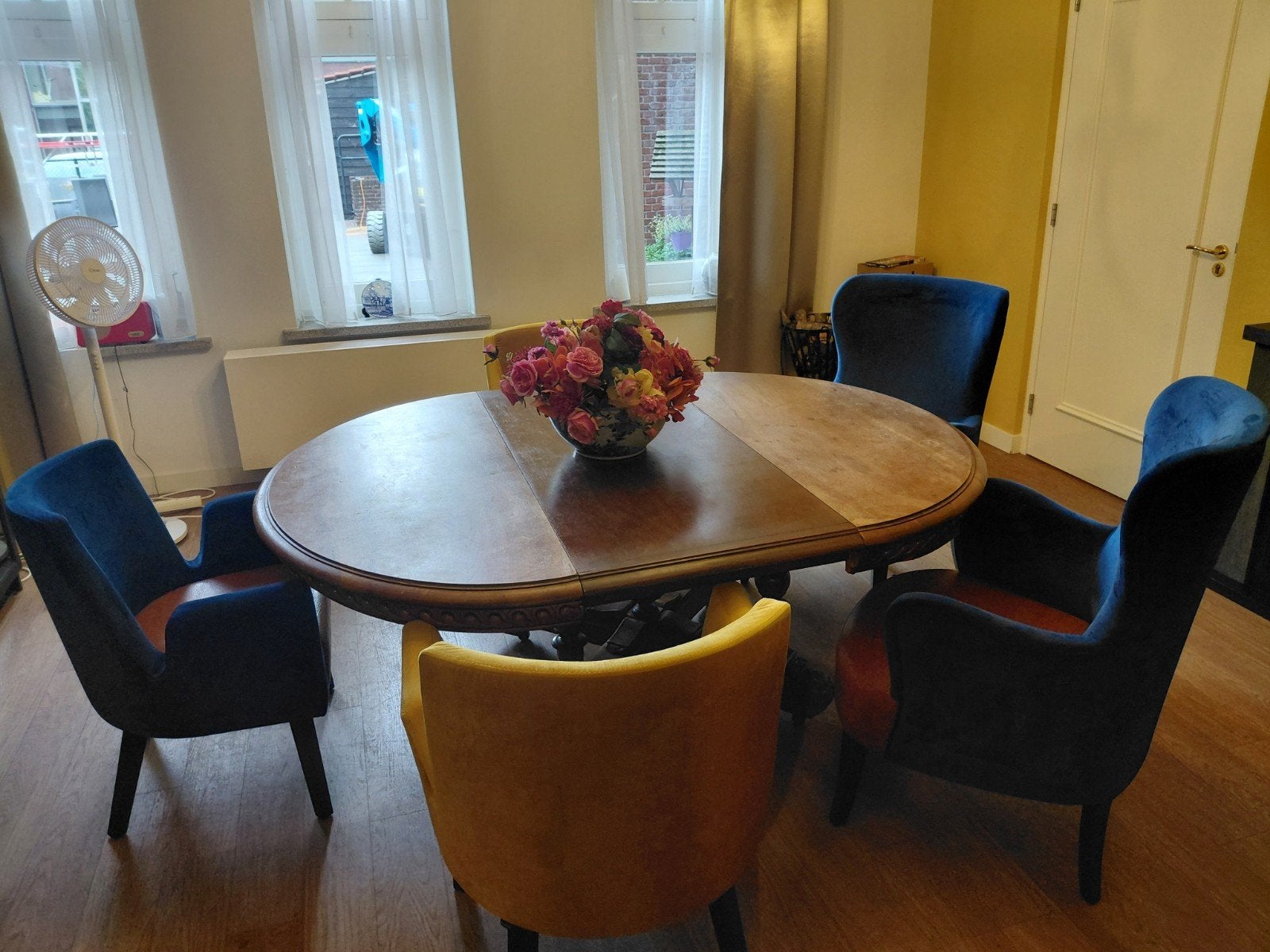 Uitschuifbare eettafel met 4 stoelen, Huis en Inrichting, Ophalen, Gebruikt, Klassiek, Vier personen