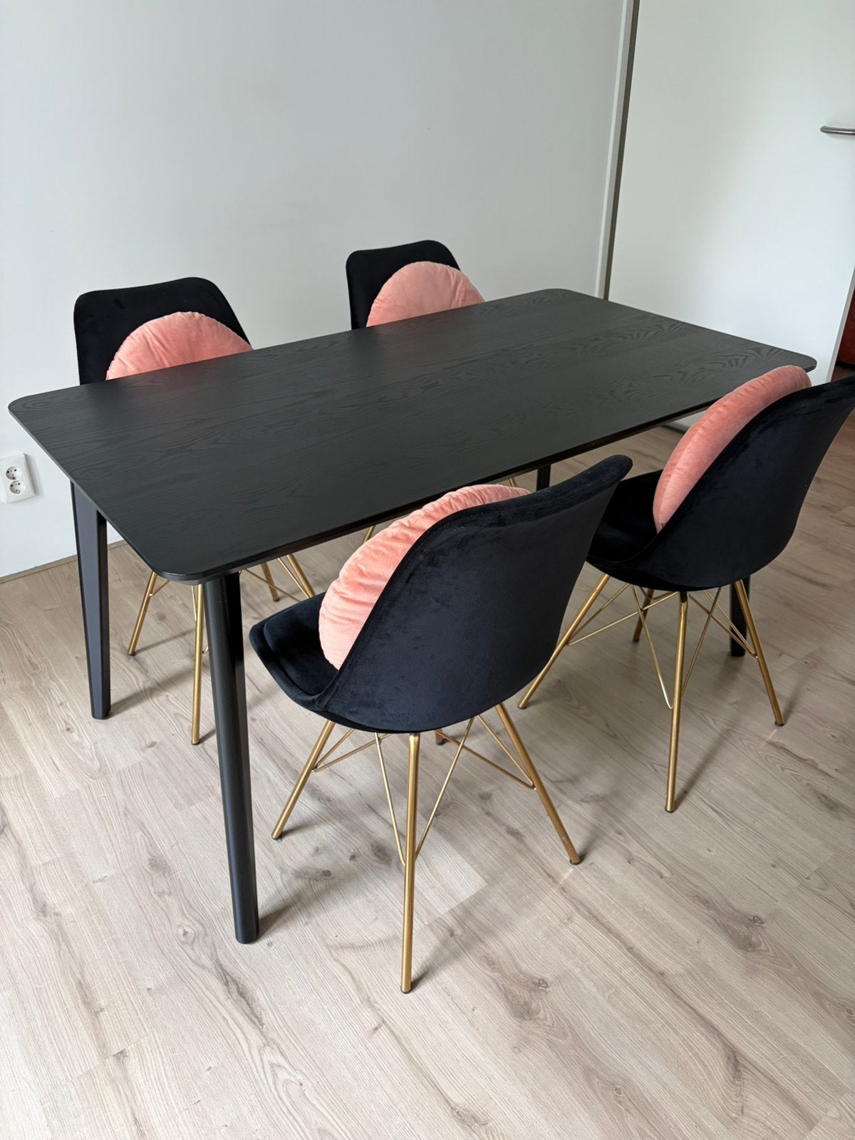 Eettafel set zwart & goud incl. kussens (4-persoons Lisabo), Huis en Inrichting, Tafels | Eettafels, Ophalen, 100 tot 150 cm, 50 tot 100 cm