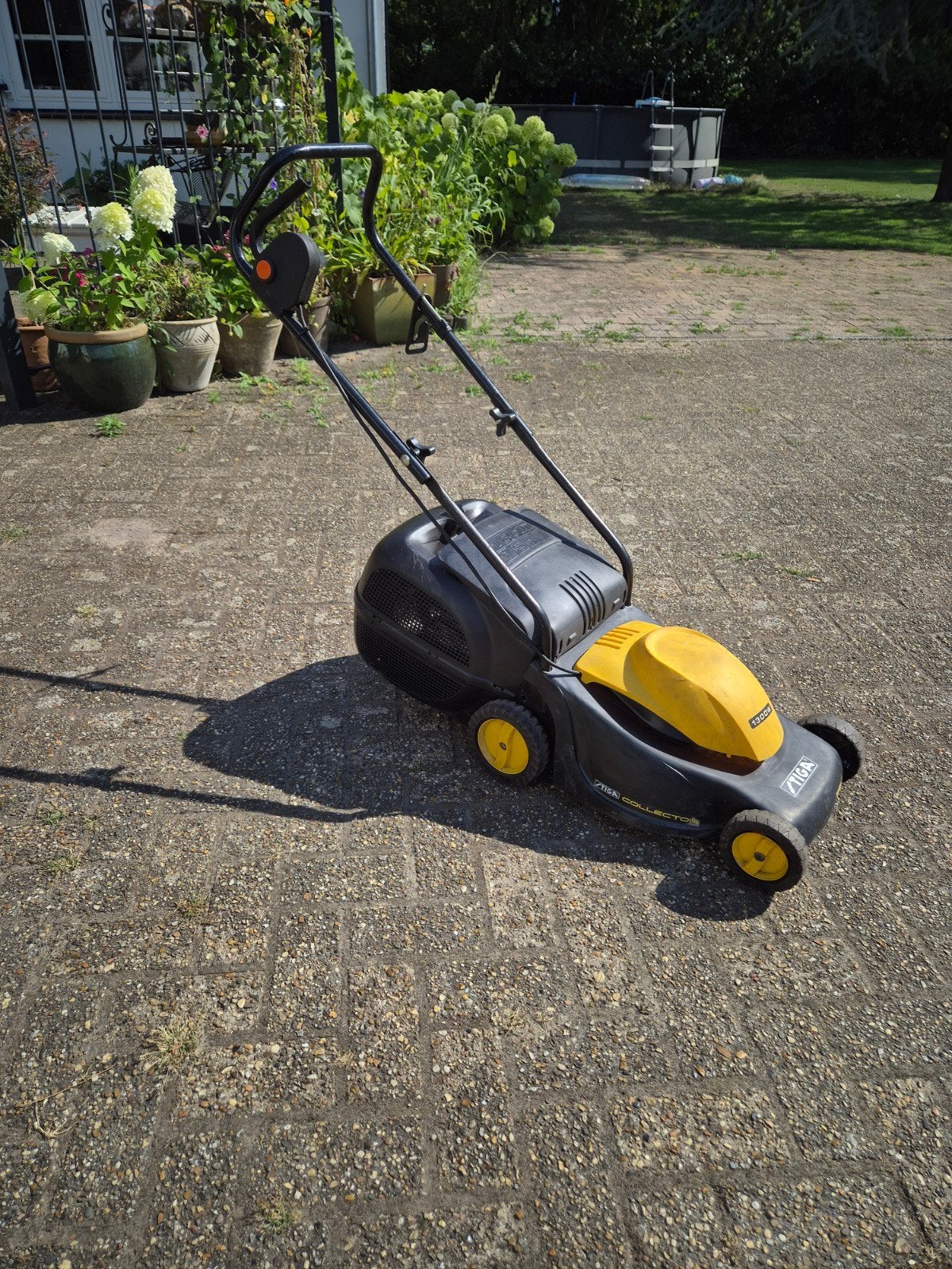 Stiga elektrische grasmaaier 1300W, Tuin en Terras, Grasmaaiers, Ophalen, Cirkelmaaier, Gebruikt, Elektrische grasmaaier