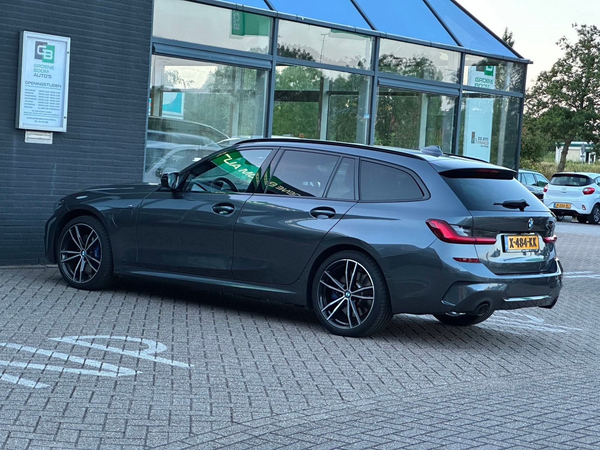 BMW 3-serie Touring 330e High Executive/LED/NAVI/CARPLAY/CAM, Auto's, Achterwielaandrijving, Gebruikt, Euro 6, 4 cilinders