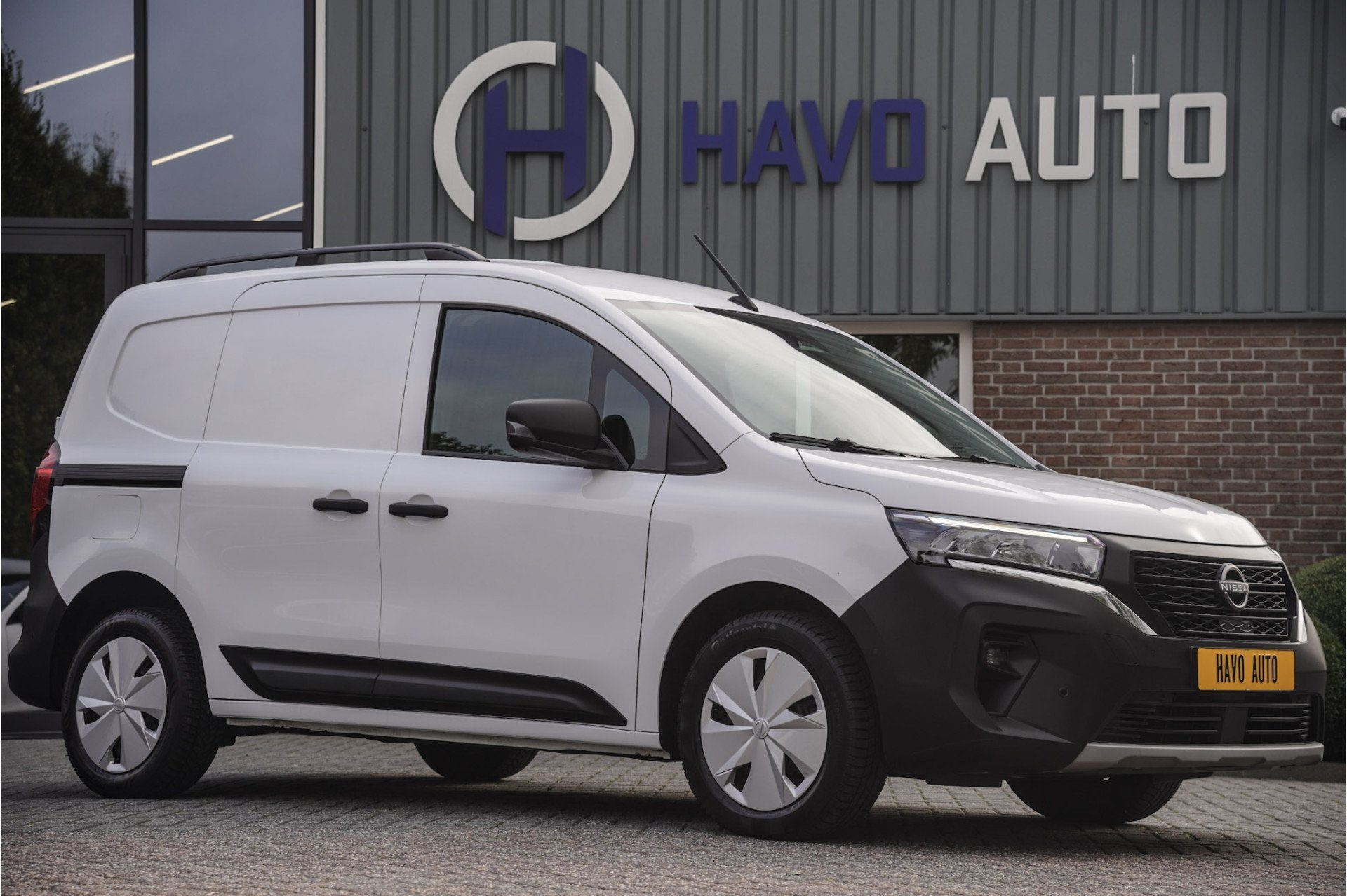 Nissan Townstar 1.3 TCe 131pk, AIRCO INCL. BTW-BPM, FULL OPT, Voorwielaandrijving, Gebruikt, Zwart, Wit