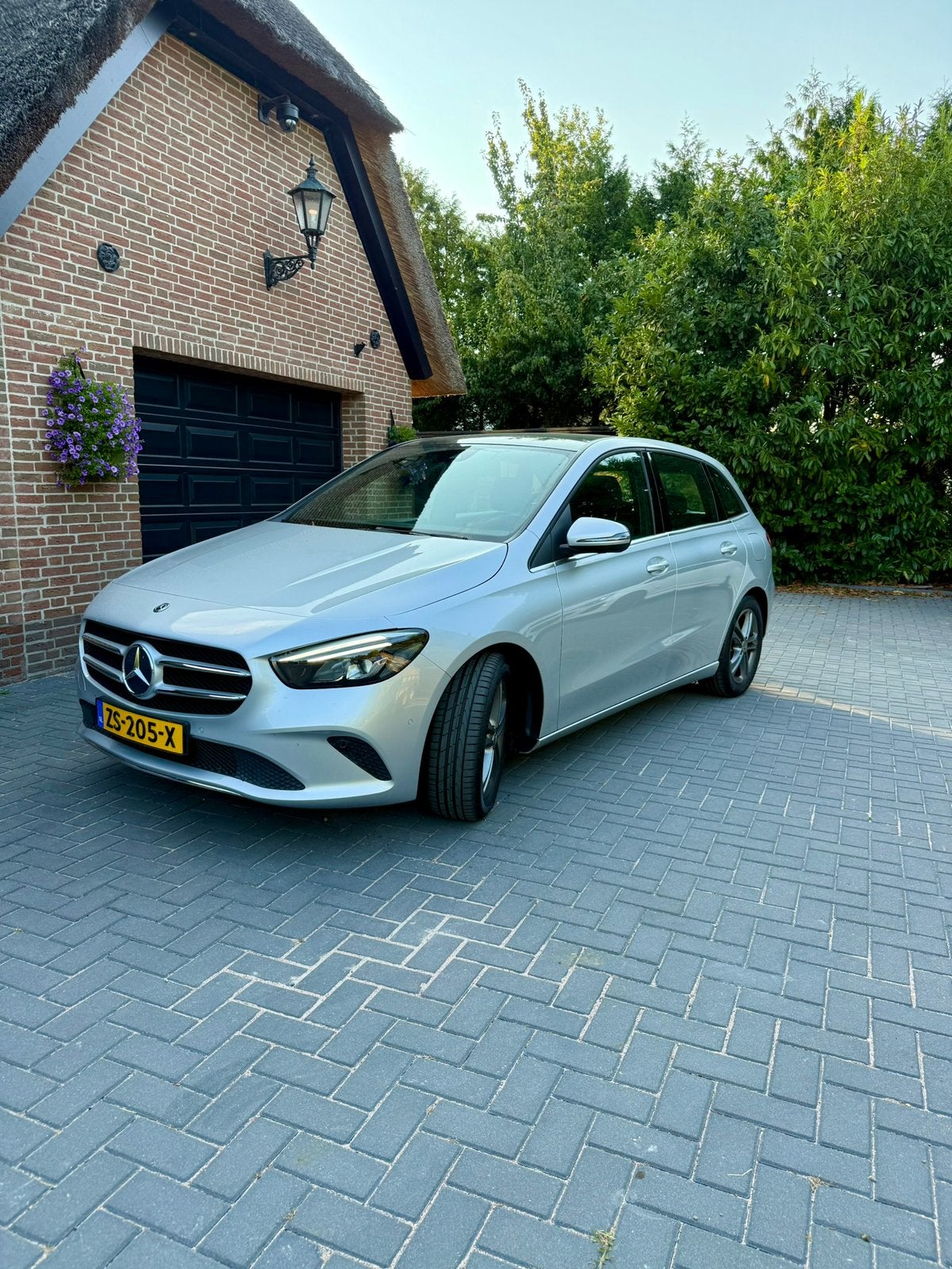 Mercedes-Benz B-Klasse B180 136PK 7G-DCT 2019 Grijs, 136 pk, 4 cilinders, 700 kg, Origineel Nederlands