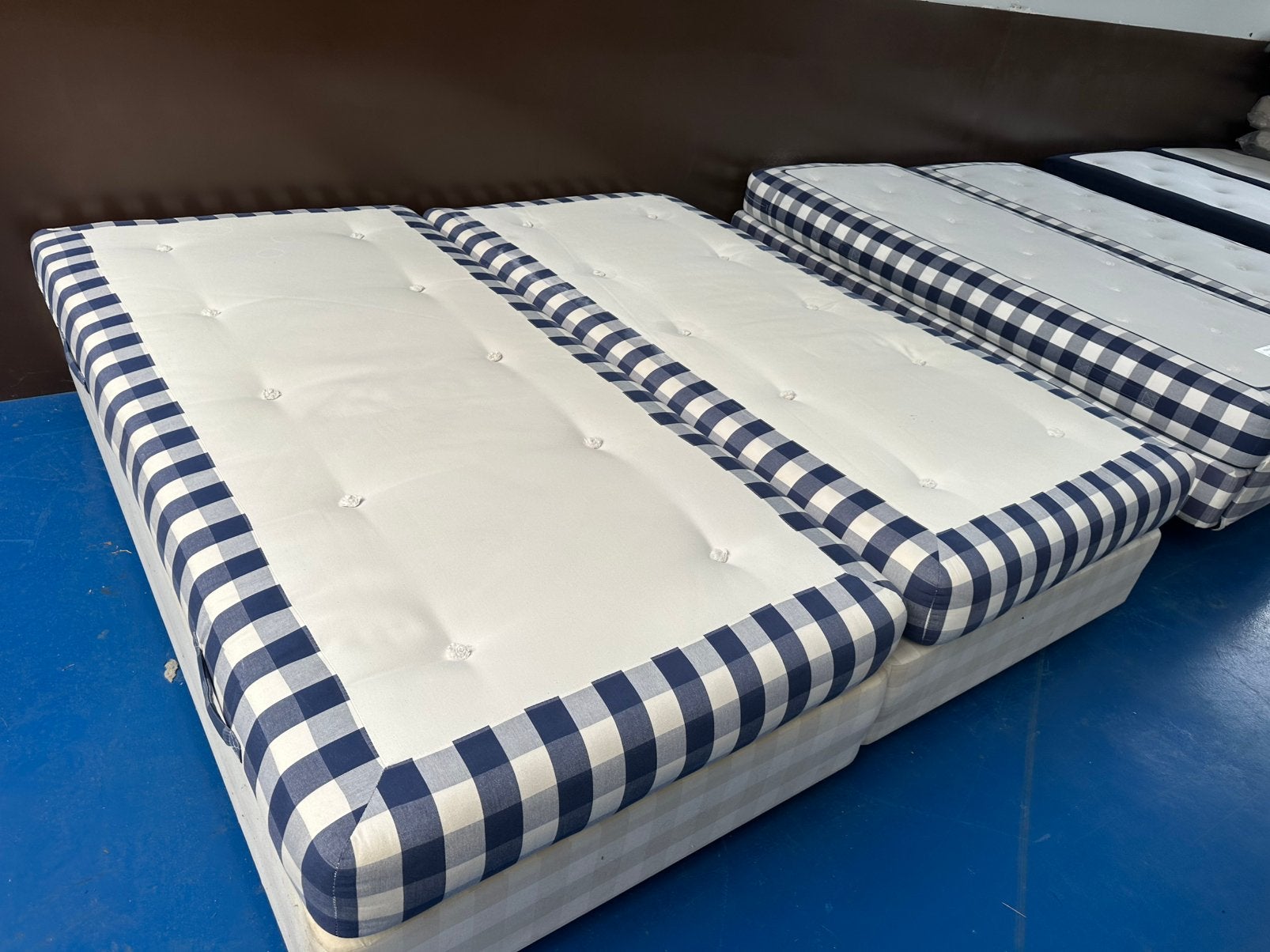Gebruikte Hästens Boxspring 210x210 met  fırm en medıum, Ophalen of Verzenden