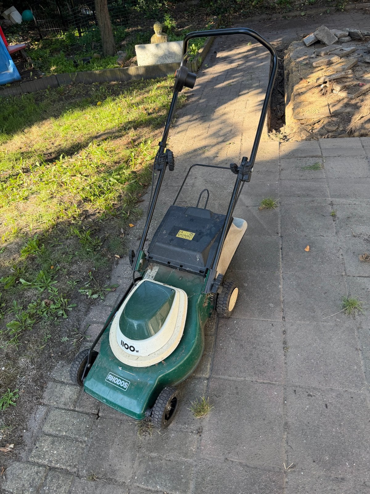 Rhodos 1100w grasmaaier, Ophalen, Cirkelmaaier, Gebruikt, Elektrische grasmaaier