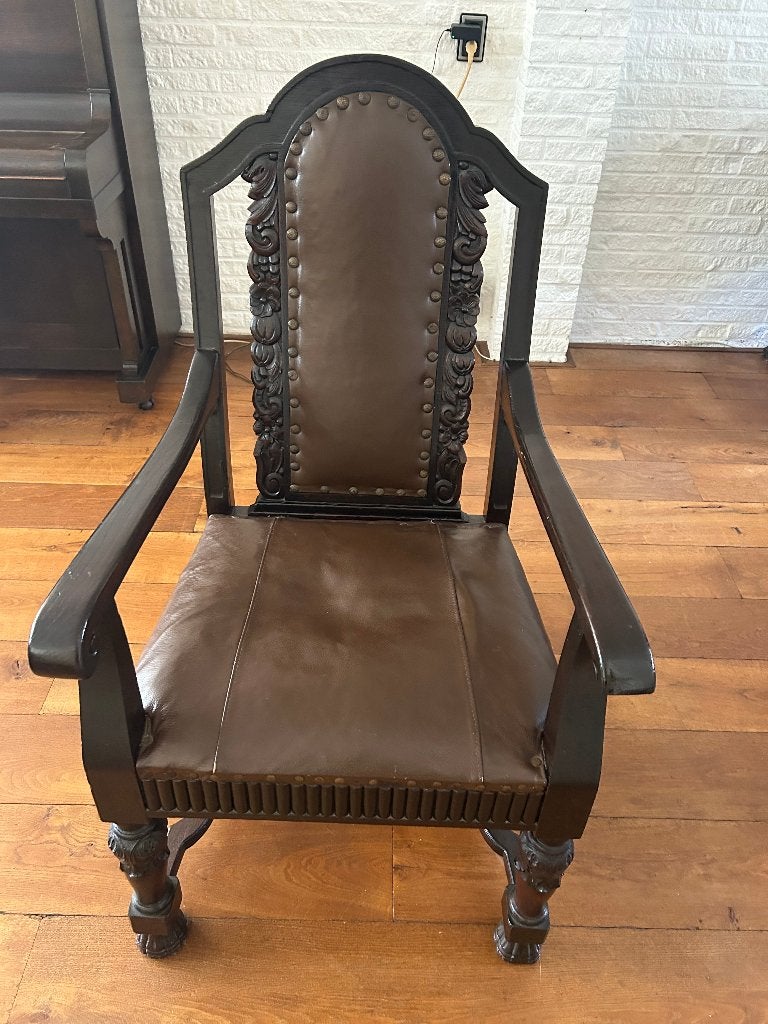 Klassieke massief houten armstoel, Antiek en Kunst, Ophalen