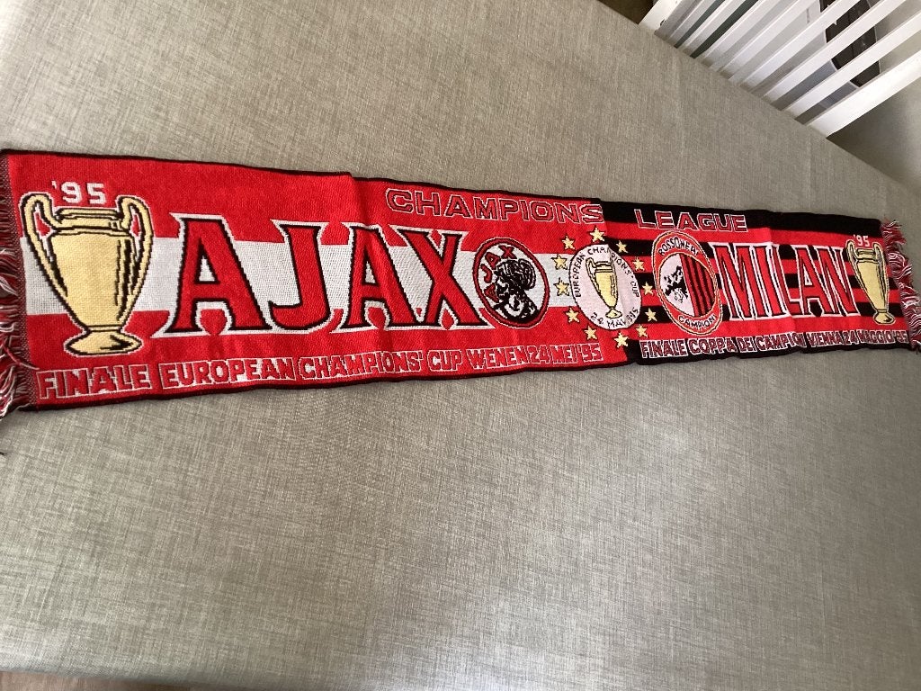 Voetbal sjaal finale champions league Ajax-Ac Milan, Ophalen of Verzenden, Zo goed als nieuw, Ajax, Vaantje of Sjaal