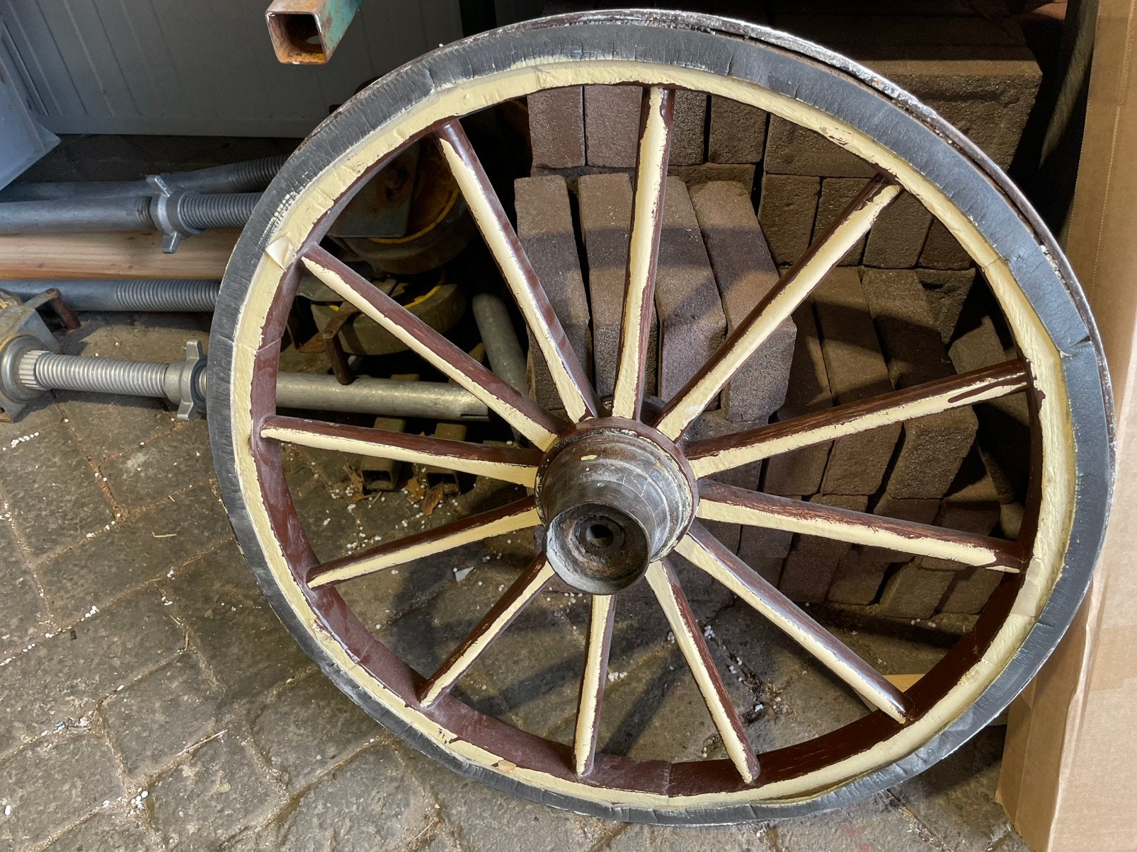 Origineel antiek houten wagen-/koetswiel – Ø 67 cm, Ophalen of Verzenden