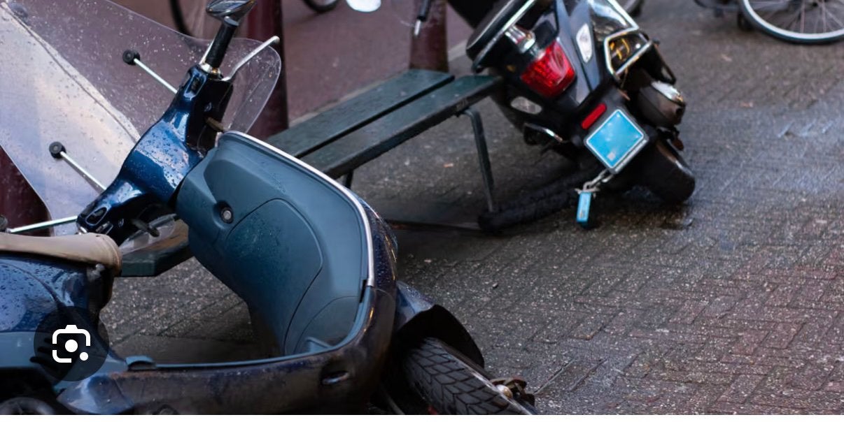Schade scooter gezocht, Fietsen en Brommers, Ophalen, Zo goed als nieuw, Benzine