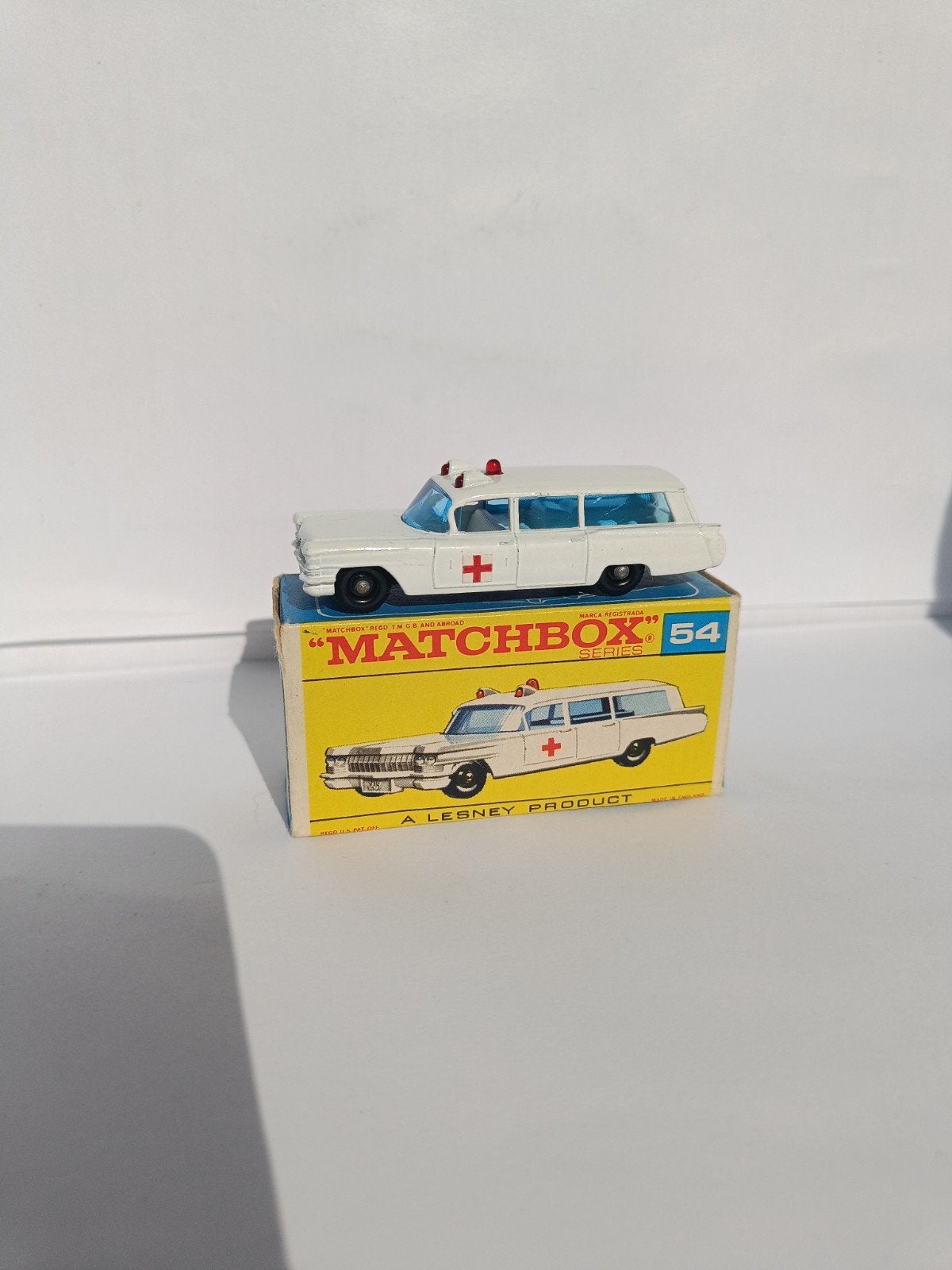 Matchbox nr54 Cadillac S&S Ambulance & F-box., Ophalen of Verzenden, Zo goed als nieuw, Auto, Matchbox