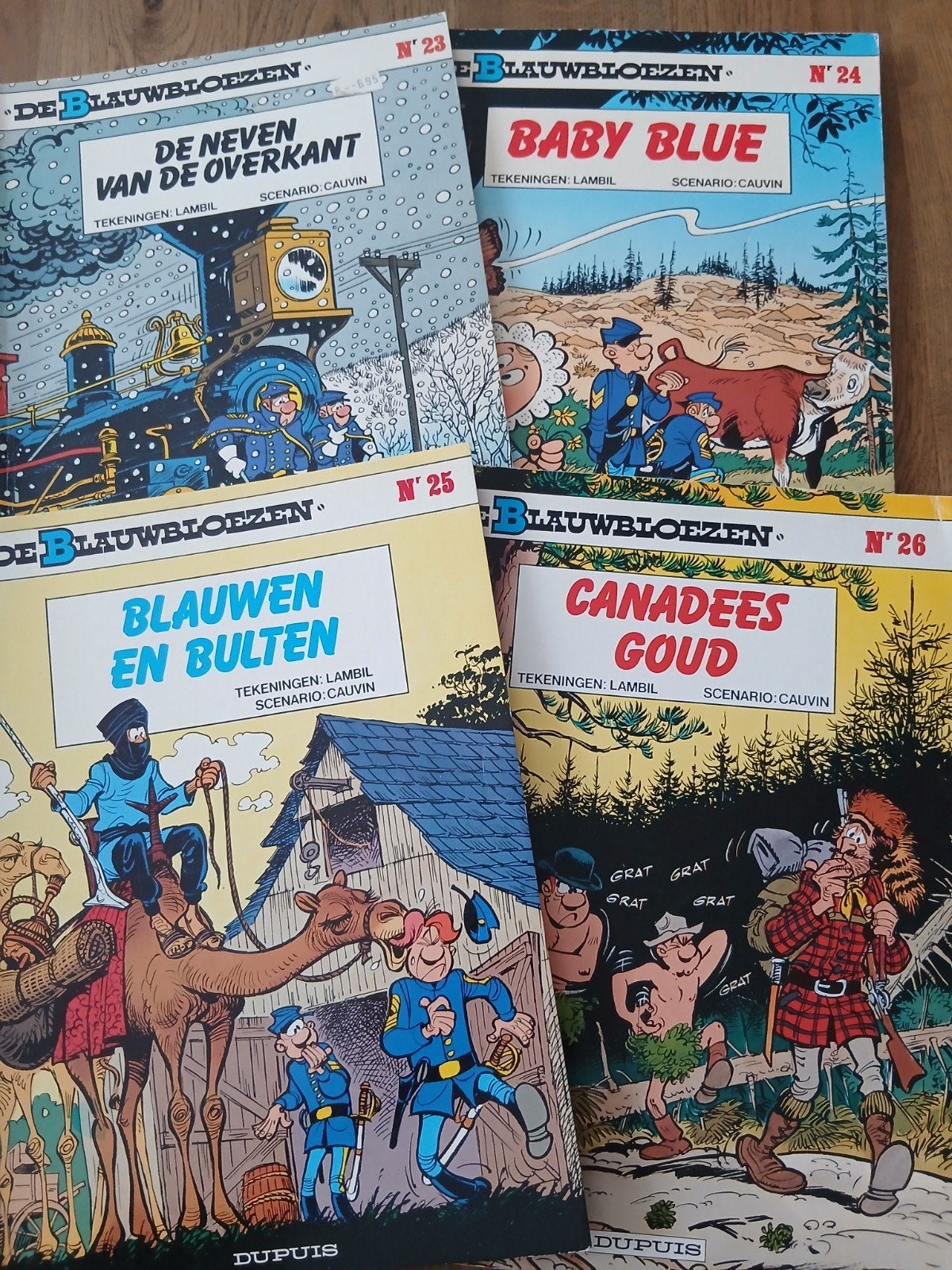 4 x stripboek  DE BLAUWBLOEZEN, Gelezen, Willy Lambil, Raoul Cauvin, Ophalen of Verzenden, Meerdere stripboeken
