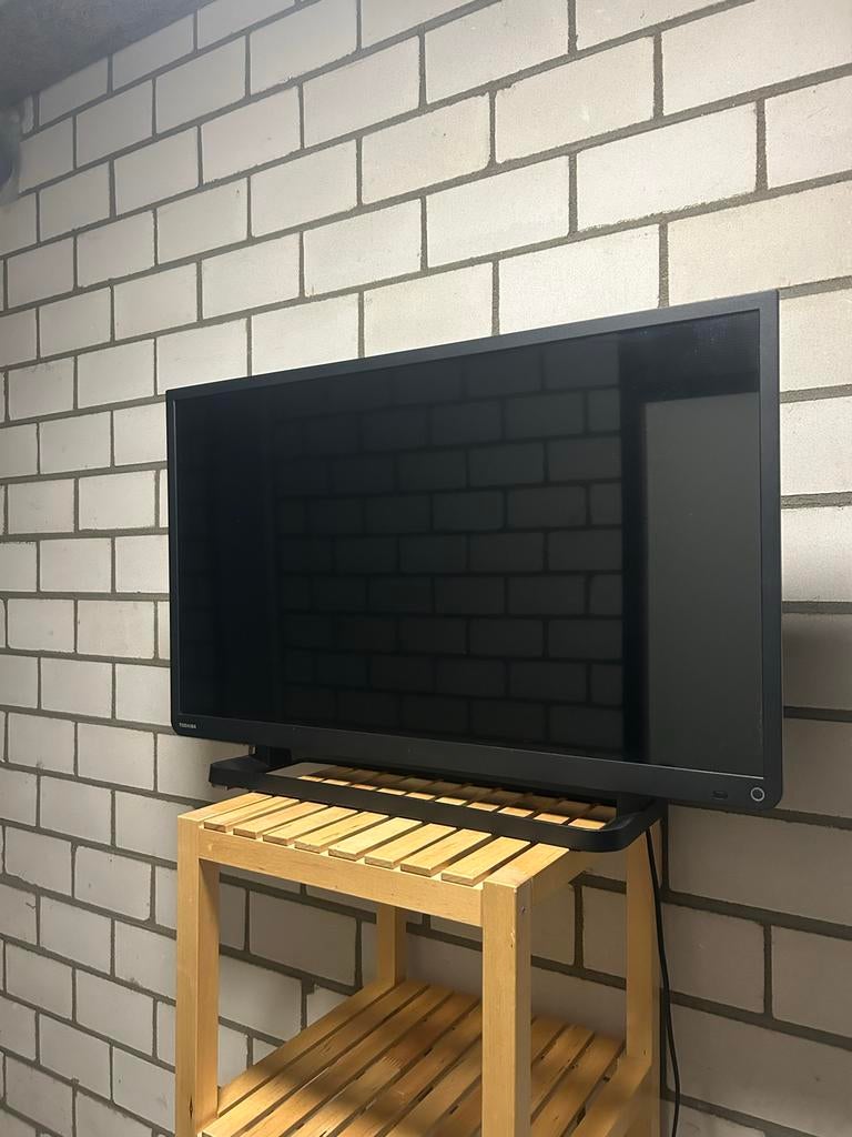 Toshiba 32 inch LCD TV, Audio, Tv en Foto, Televisies, Gebruikt, LCD, 80 tot 100 cm, HD Ready (720p), Toshiba, 50 Hz, Ophalen