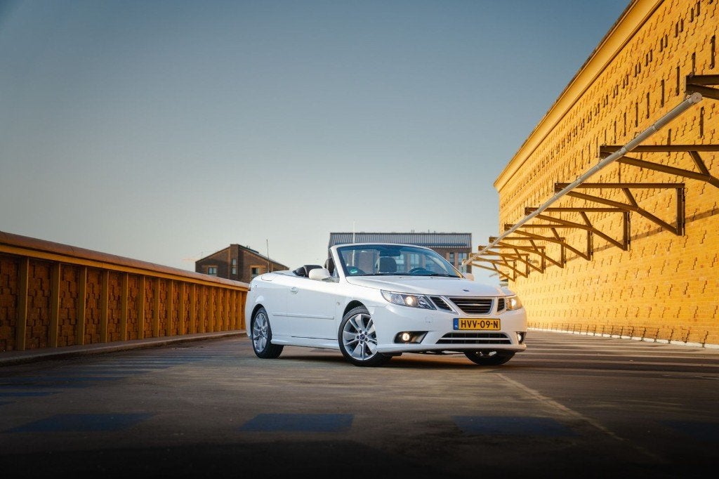 Saab 9-3 Cabriolet 1.8t Vector, Voorwielaandrijving, Zwart, 4 cilinders, Wit
