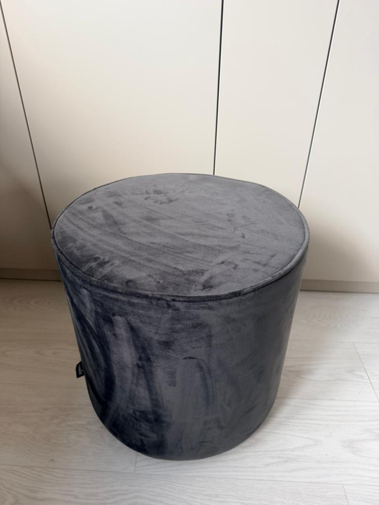 WOOOD poef antraciet hoog velvet, Ophalen, Rond, Minder dan 50 cm, Zo goed als nieuw