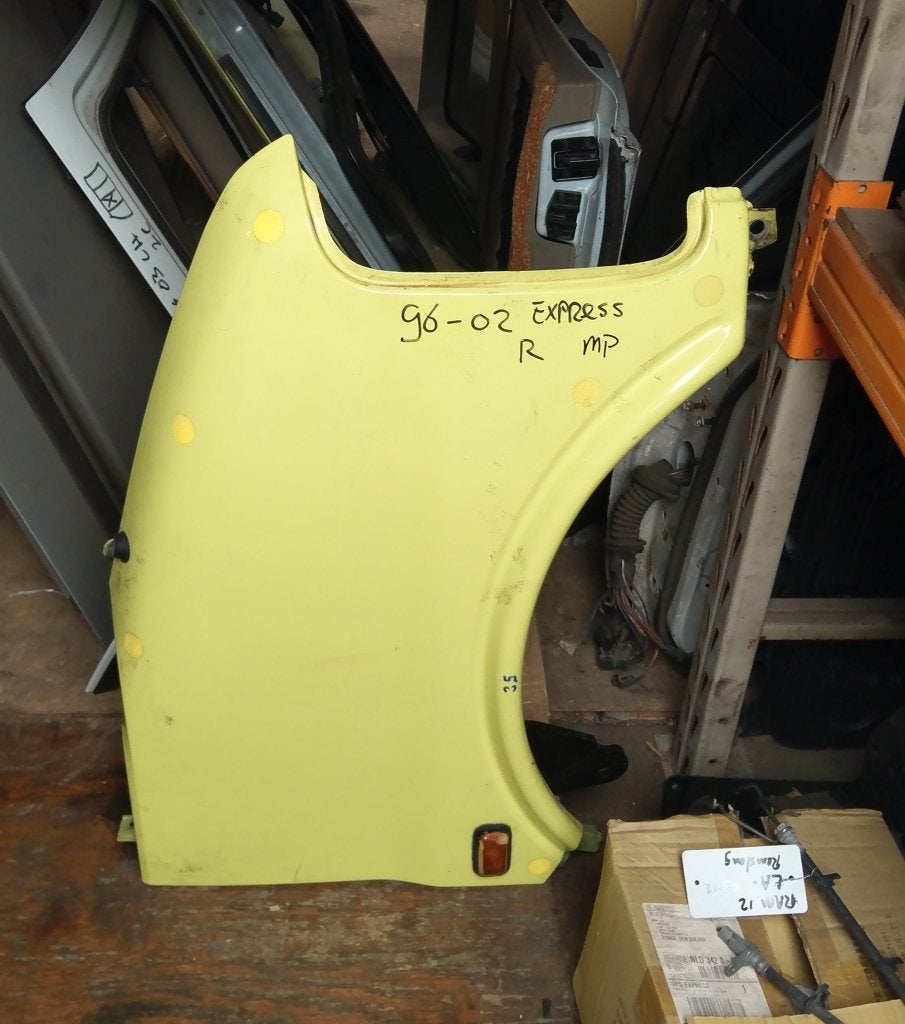 Chevrolet Express Van 1996-2002 voorspatbord, Gebruikt, Info@gm.com, Chevrolet, Ophalen of Verzenden
