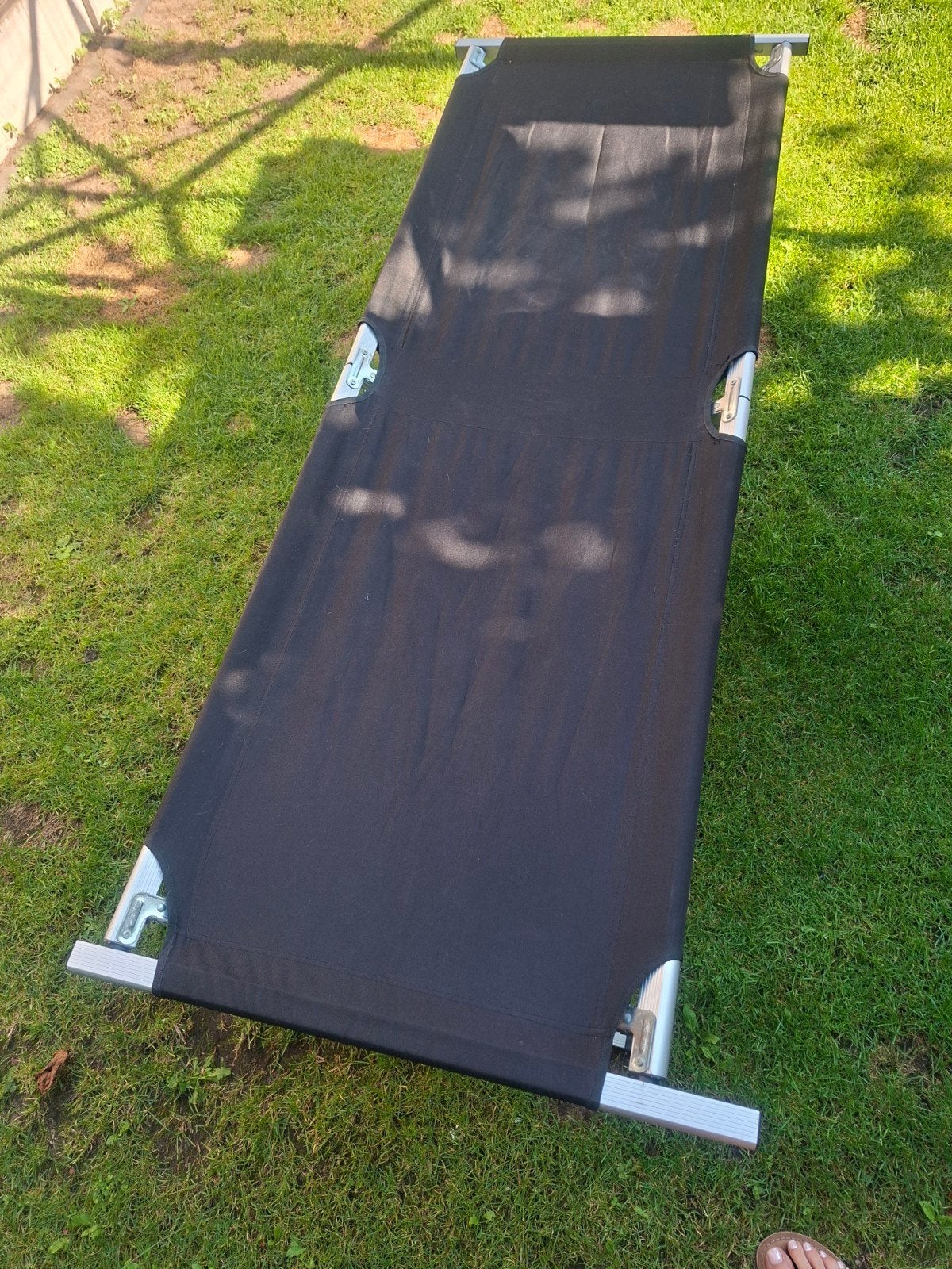 Opvouwbaar veldbed met zelfopblazend matras, Ophalen of Verzenden