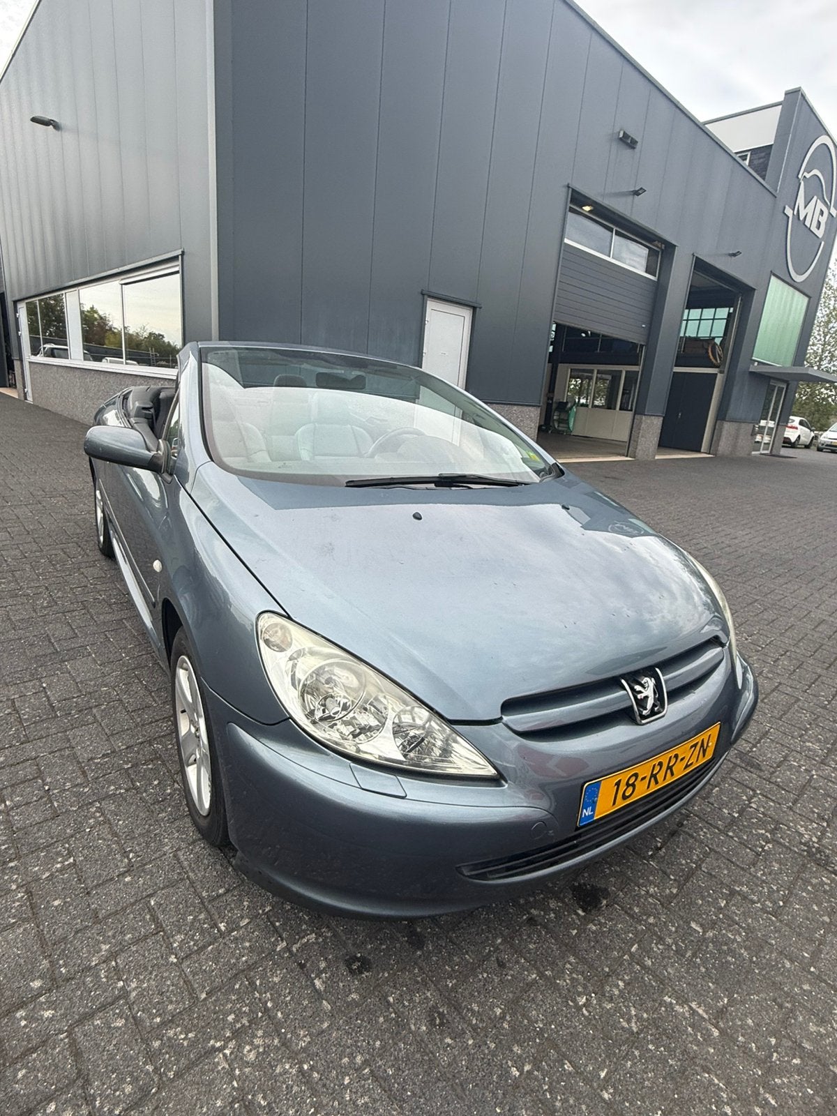 Peugeot 307 2.0 16V CC 2005 Grijs, Auto's, Peugeot, Voorwielaandrijving, 4 cilinders, Cabriolet, 4 stoelen