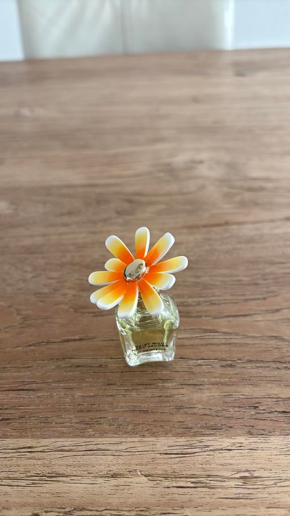 Daisy wild /marc jacobs mini parfum, Ophalen of Verzenden, Zo goed als nieuw, Miniatuur