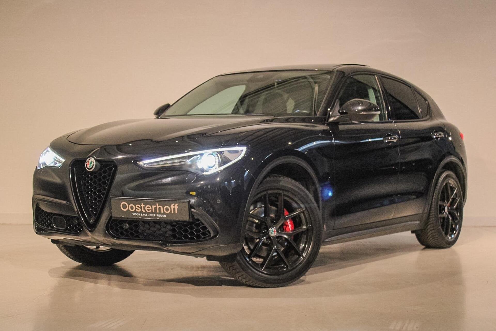 Alfa Romeo Stelvio 2.0 T AWD Q4 First Edition PANO | LEER, Auto's, 4 cilinders, Zwart, Bedrijf, Vierwielaandrijving