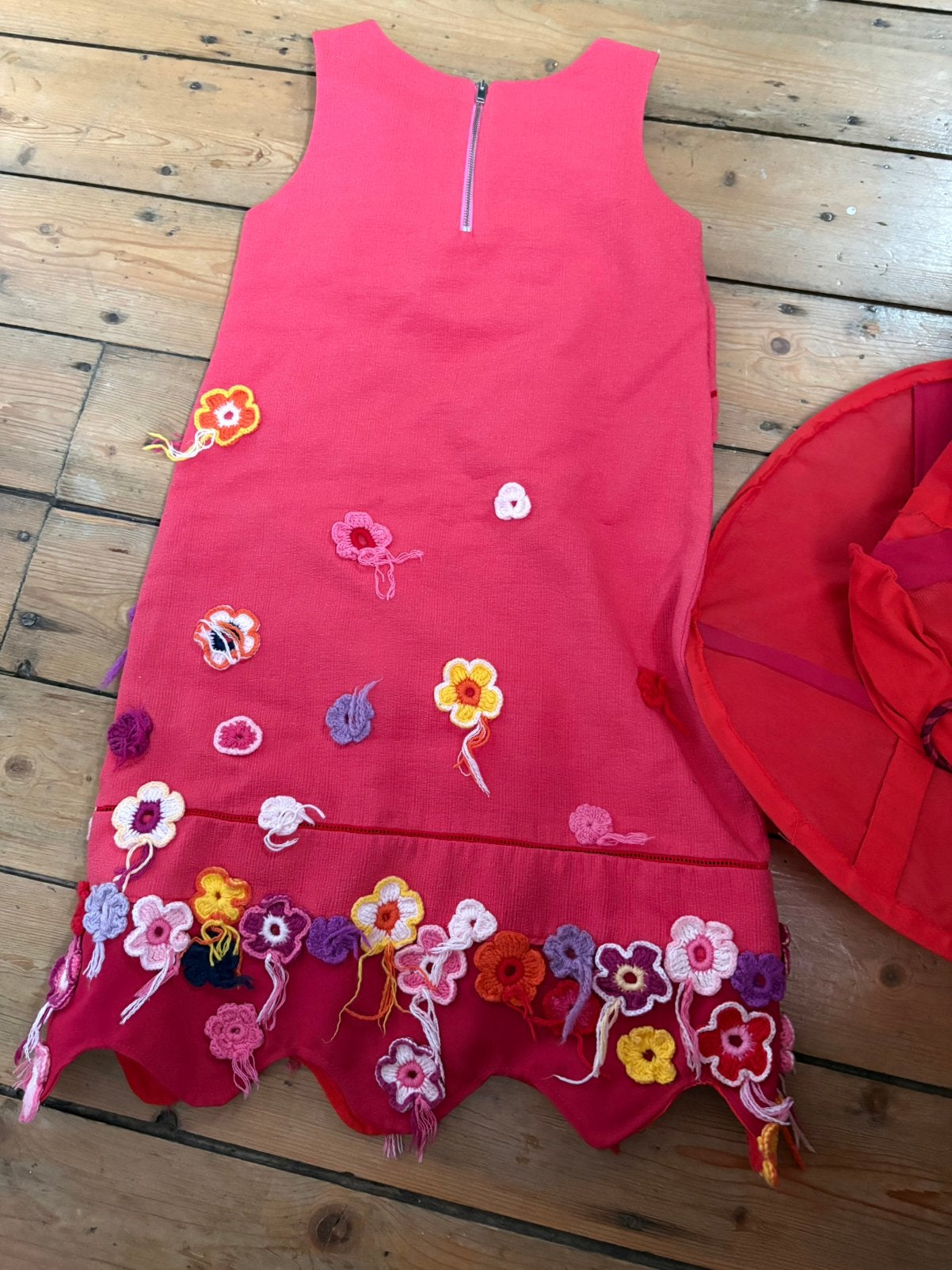 Jurk en hoed mt 134 140 Foeksia de mini heks rood roze, Ophalen of Verzenden, Zo goed als nieuw, 134 t/m 140, Meisje