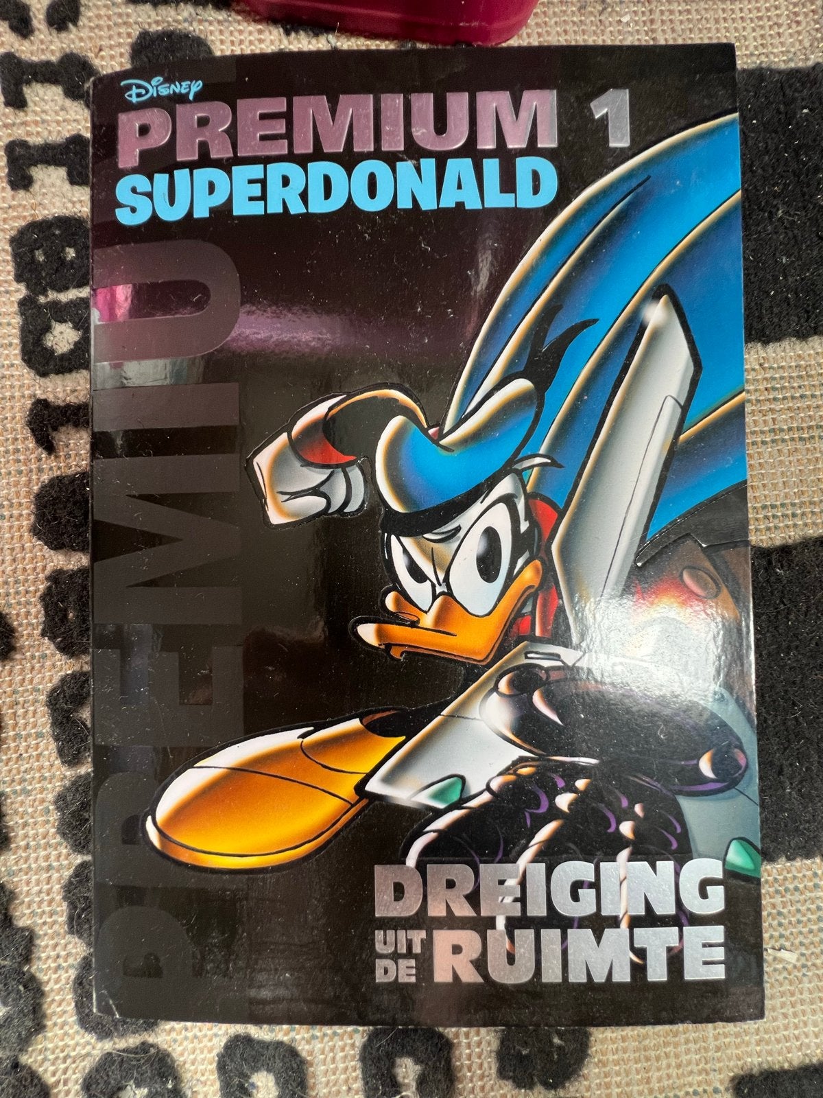 Superdonald Premium 1: Dreiging uit de Ruimte, Boeken, Eén stripboek, Ophalen of Verzenden, Zo goed als nieuw