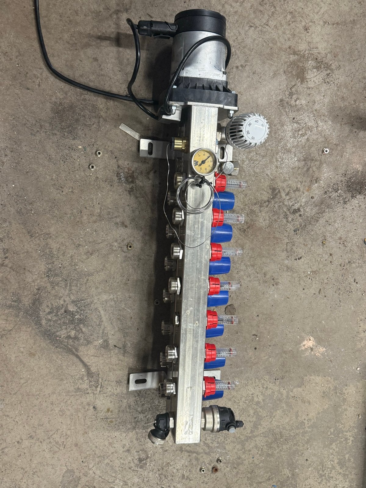 Magnum Vloerverwarmingsverdeler met Grundfos Alpha2 pomp, Gebruikt, Minder dan 30 cm, Overige typen, Minder dan 60 cm