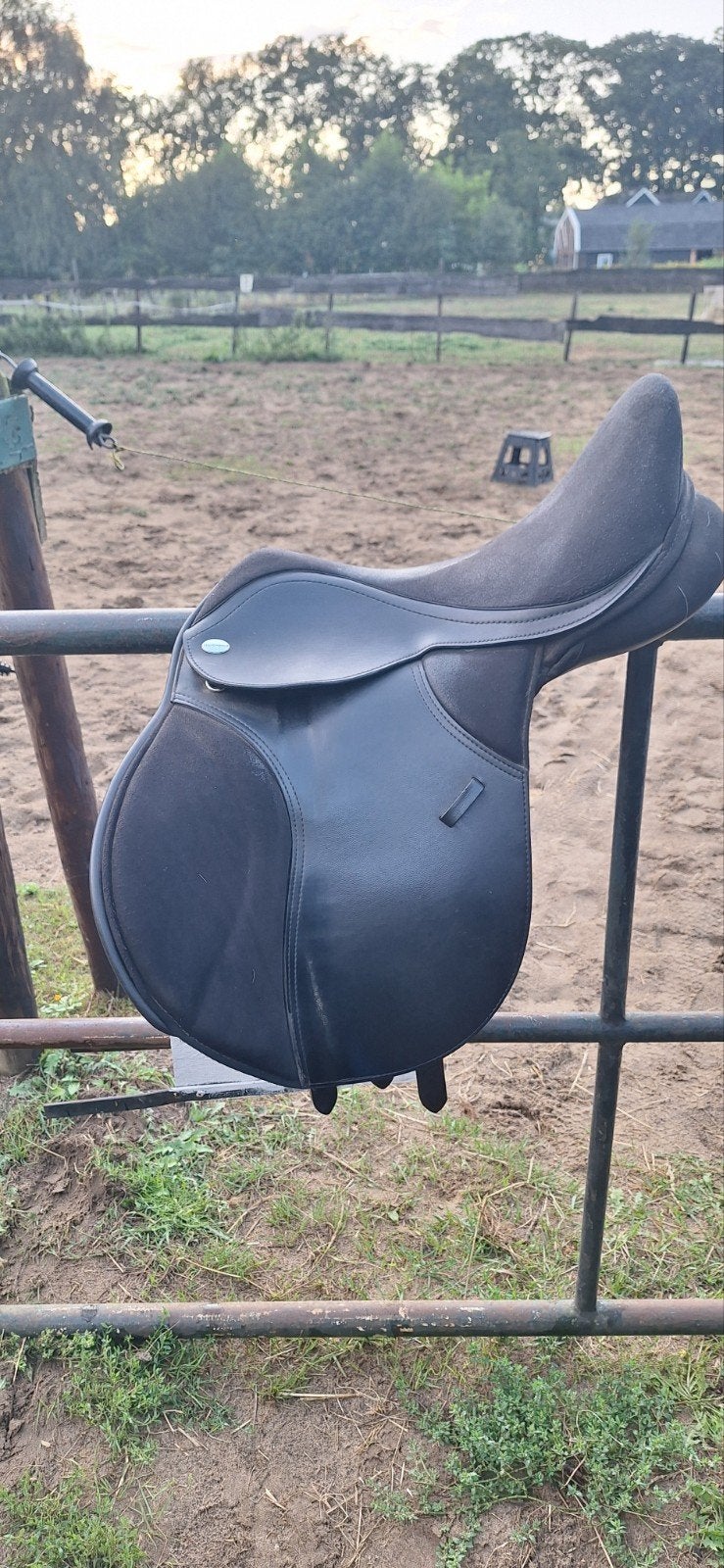 Thorowgood Compact GP 17" & Barefoot Barrydale maat 1, Dressuur, Wijd, Thorowgood, M (17 inch)