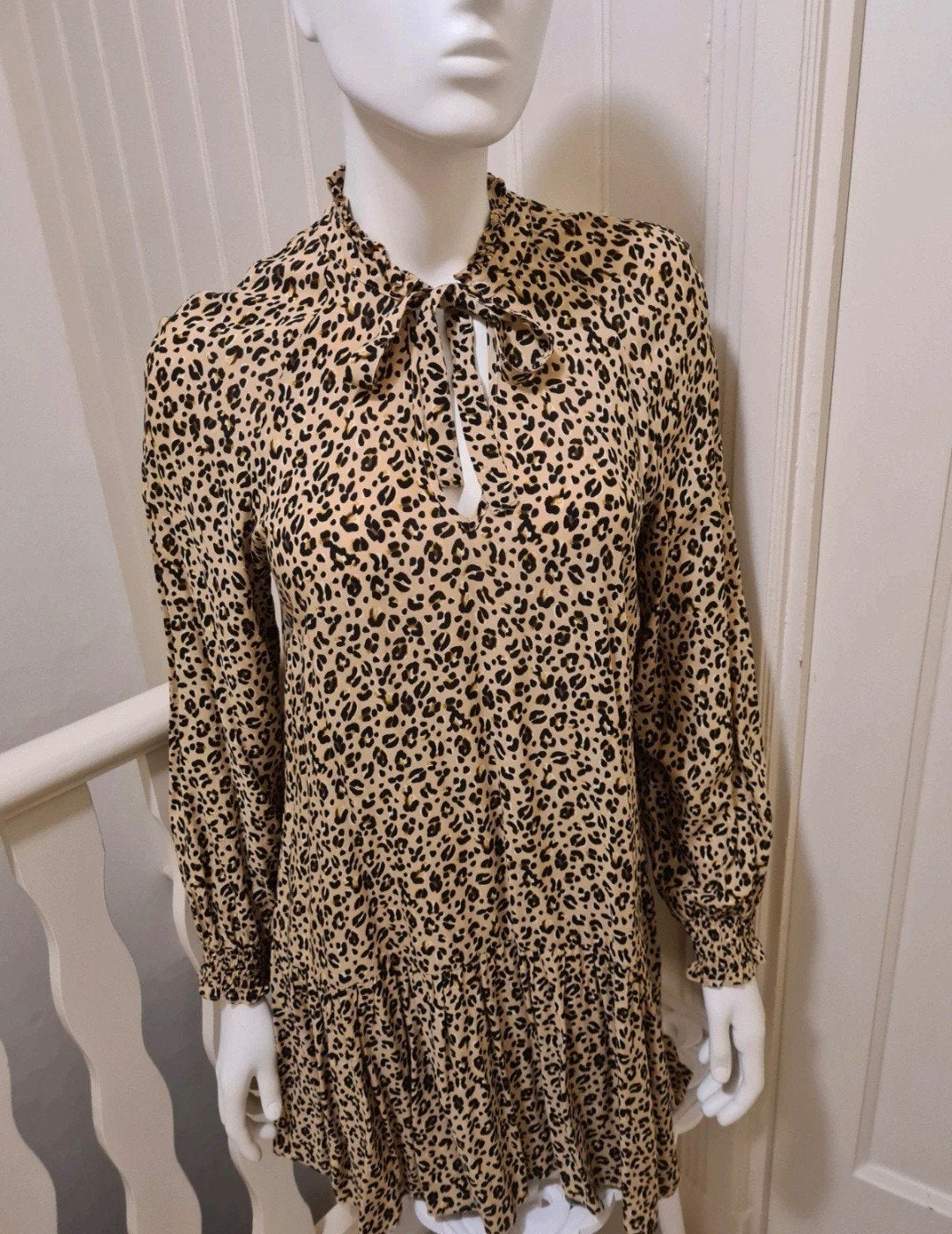 Tijgerprint jurk/tuniek met strikje

maat S/M, Kleding | Dames, Blouses en Tunieken, Maat 38/40 (M), Bruin, Yessica, Ophalen of Verzenden