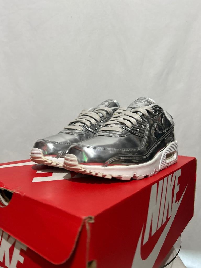 NIEUW! Maat 40 - Nike Air Max 90 Liquid Metal Silver, Kleding | Dames, Schoenen, Overige kleuren, Verzenden, Nike, Nieuw