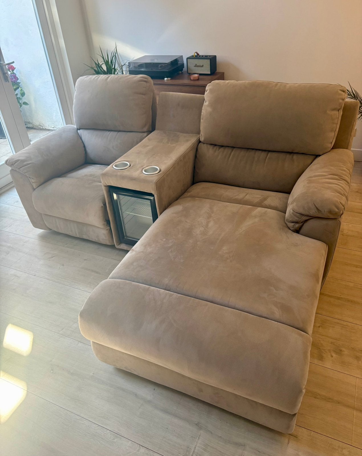 Luxury electric reclining sofa with mini fridge, Ophalen, Gebruikt, Tweepersoons, 150 cm of meer