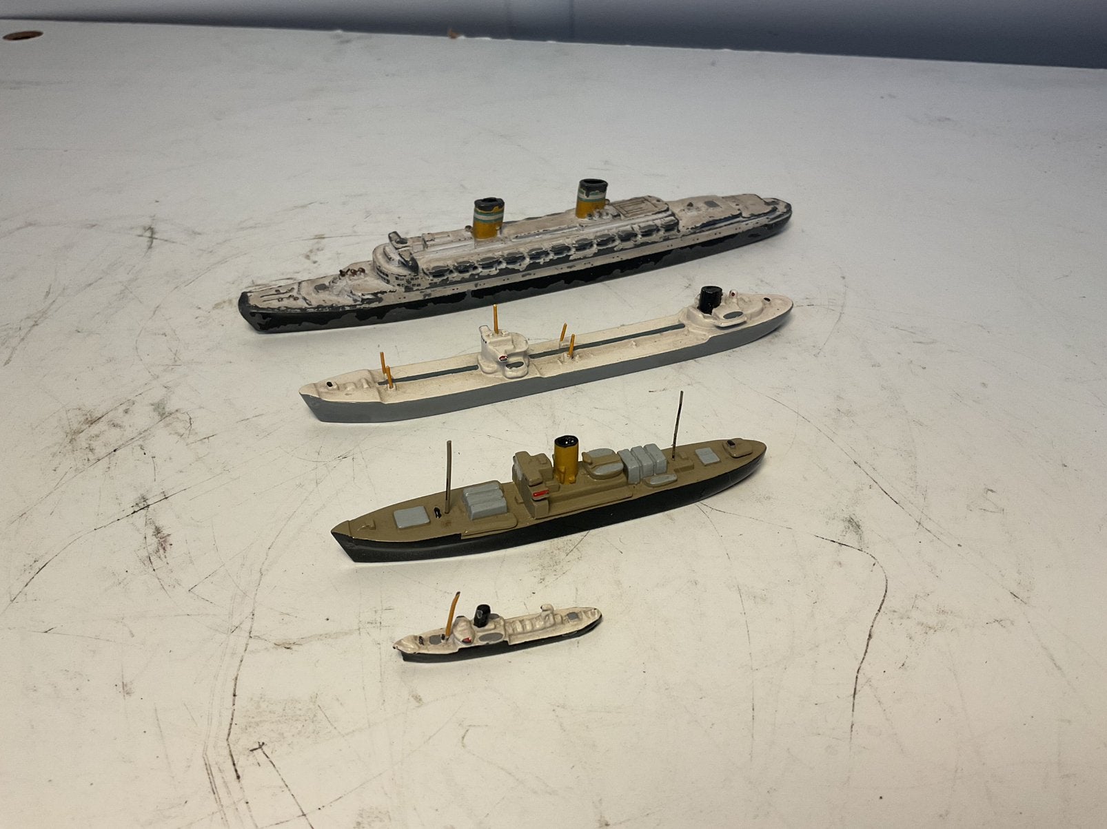 4 antieke modellen van boten, waaronde de Nieuw Amsterdam, Ophalen of Verzenden, Zo goed als nieuw