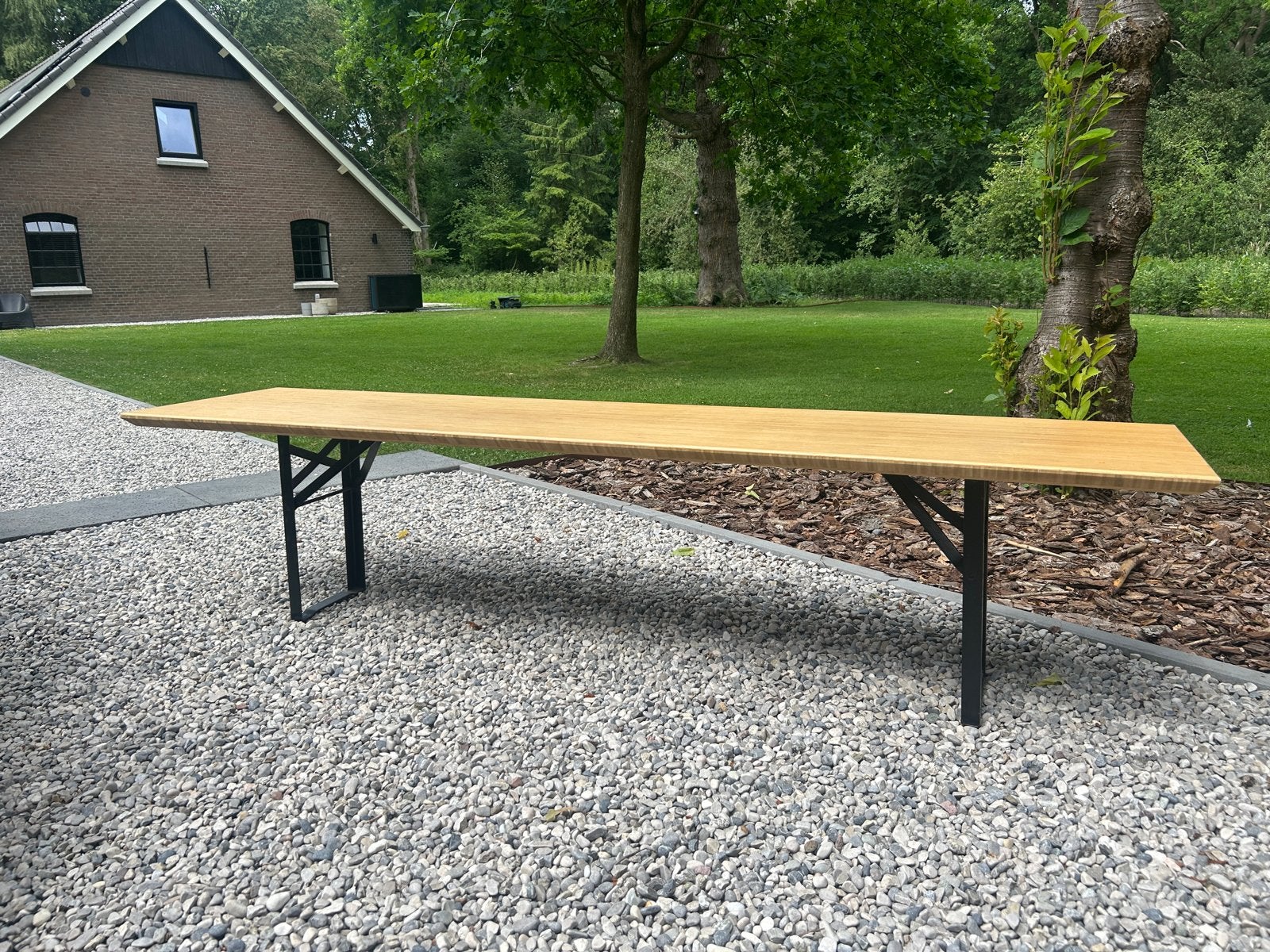 Bamboe bank 203x47 cm met biertafel onderstel, Tuin en Terras, Tuinbanken, Ophalen, Zo goed als nieuw, Hout