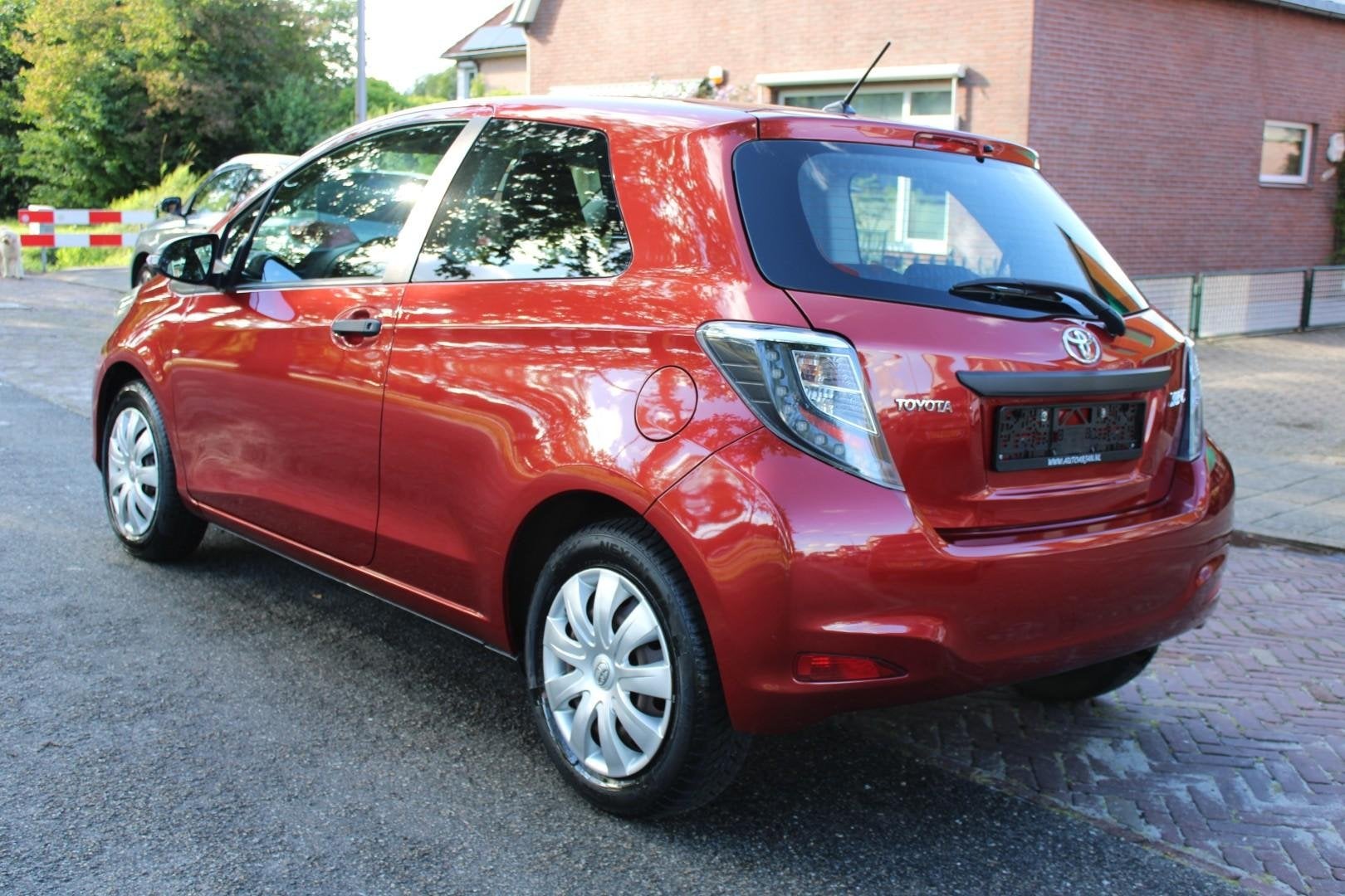 Toyota Yaris 1.0 VVT-i Comfort Navi, Bleutooth, Garantie, Auto's, Euro 5, Stof, Gebruikt, 750 kg
