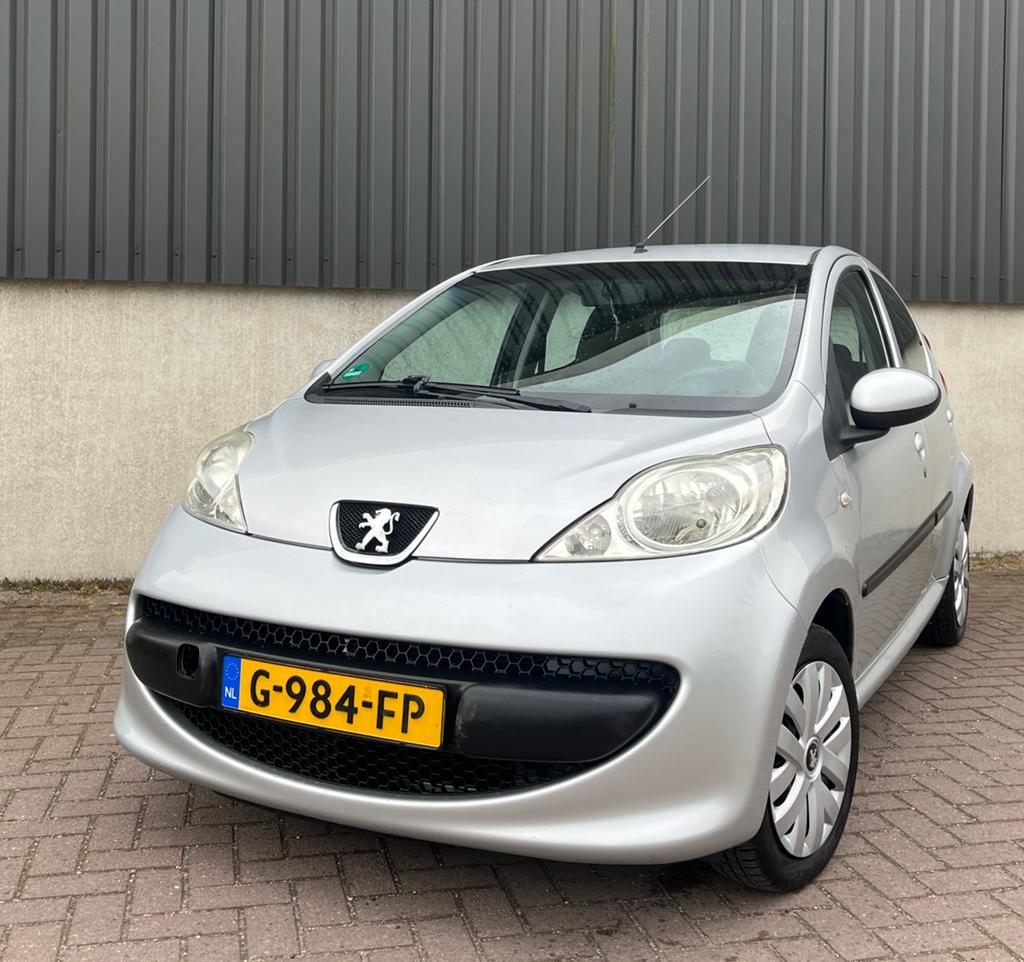 Peugeot 107 ( 5 deurs ) Apk 05-2027 | Airco, Auto's, Voorwielaandrijving, Stof, Sound system, Zwart