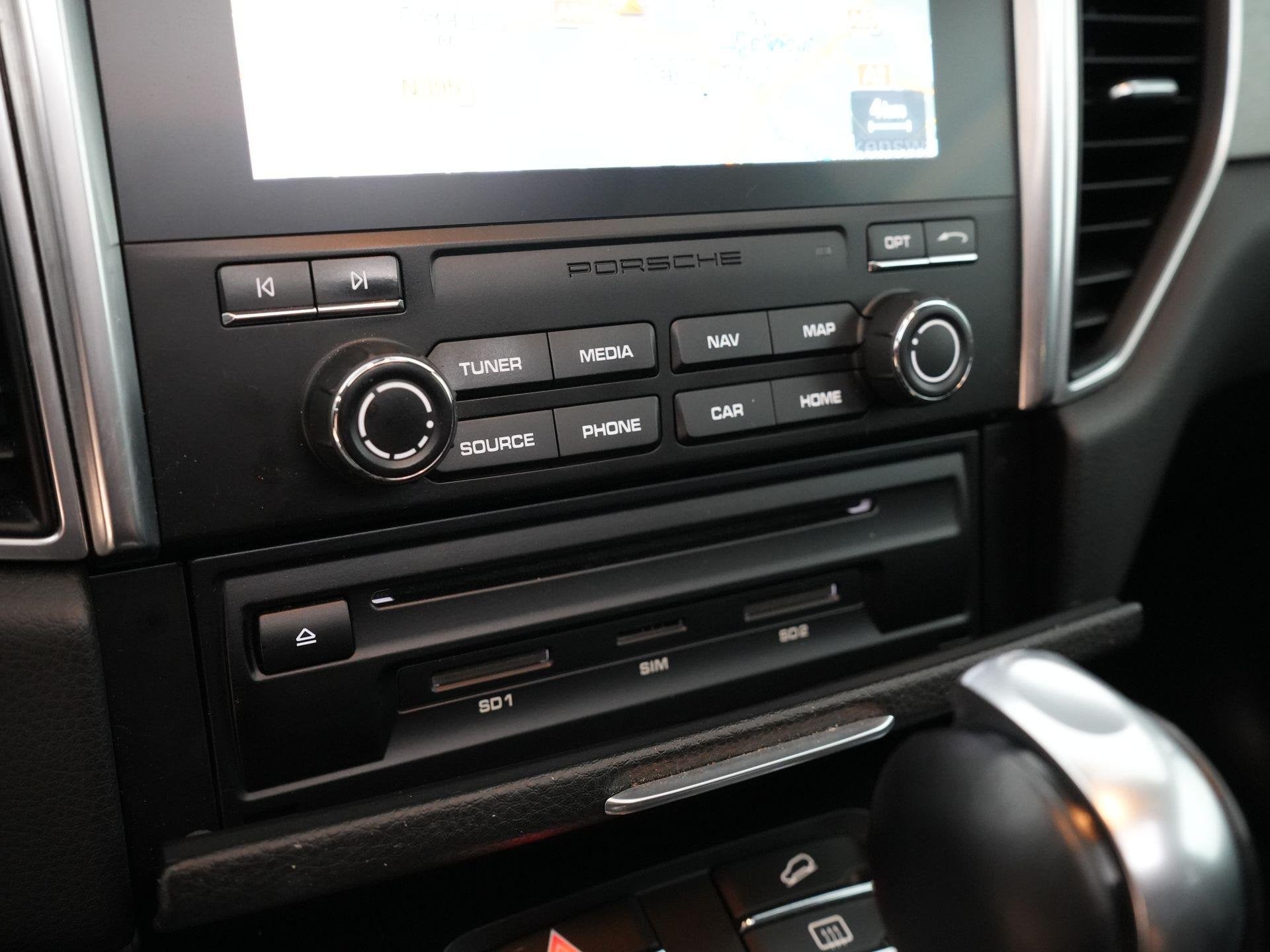 Foto 40 van Porsche Macan 3.0 GTS |panoramadak|luchtvering|PASM|sportuit