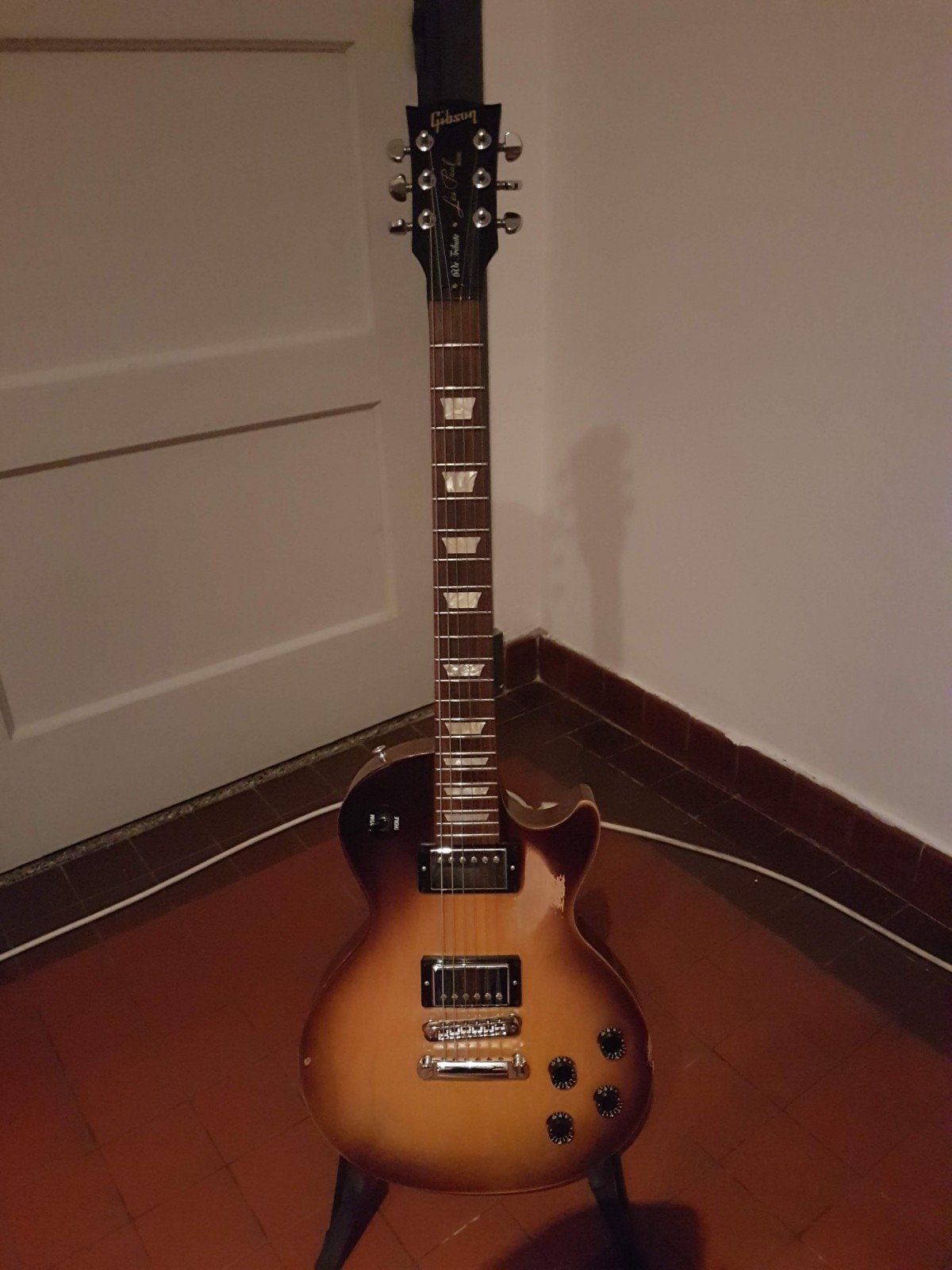 Gibson les Paul 60 tribute, Muziek en Instrumenten, Ophalen of Verzenden, Zo goed als nieuw, Solid body, Gibson