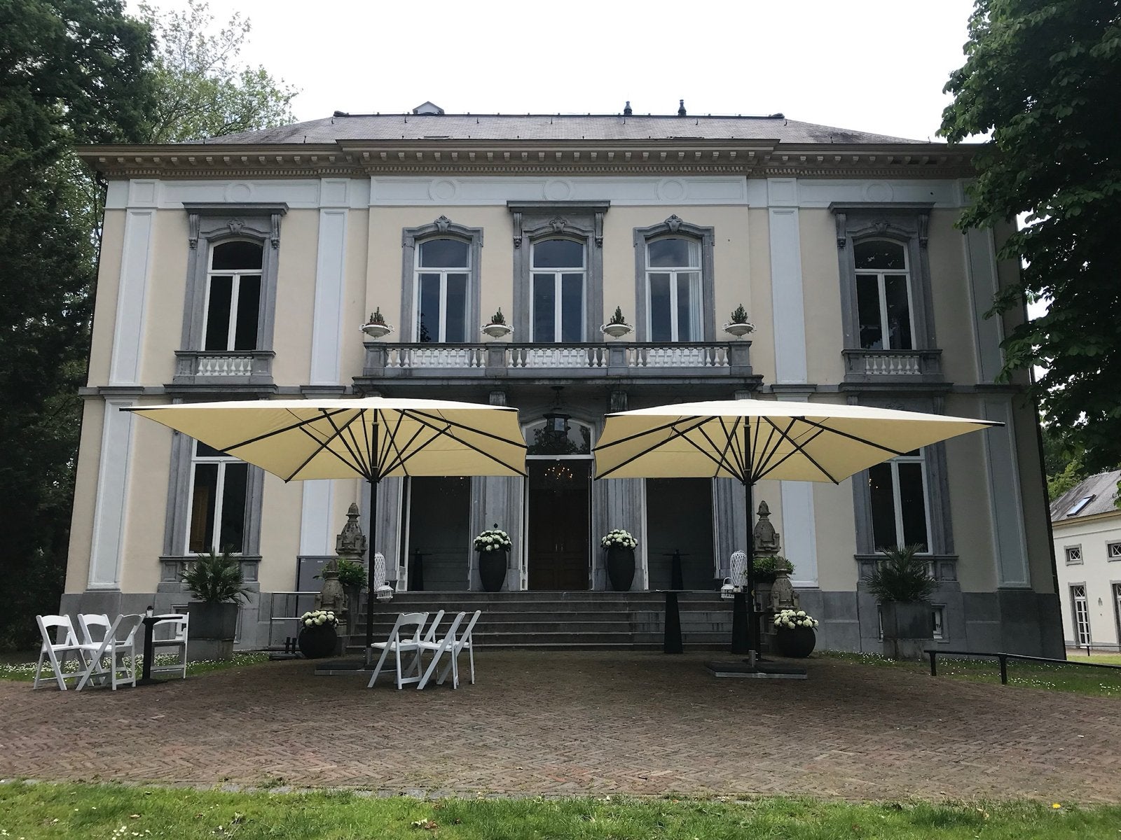 Horeca Parasol 4x4m Duitse Topkwaliteit met Windgarantie, Ophalen of Verzenden, Gebruikt, Meer dan 4 meter, Overige typen