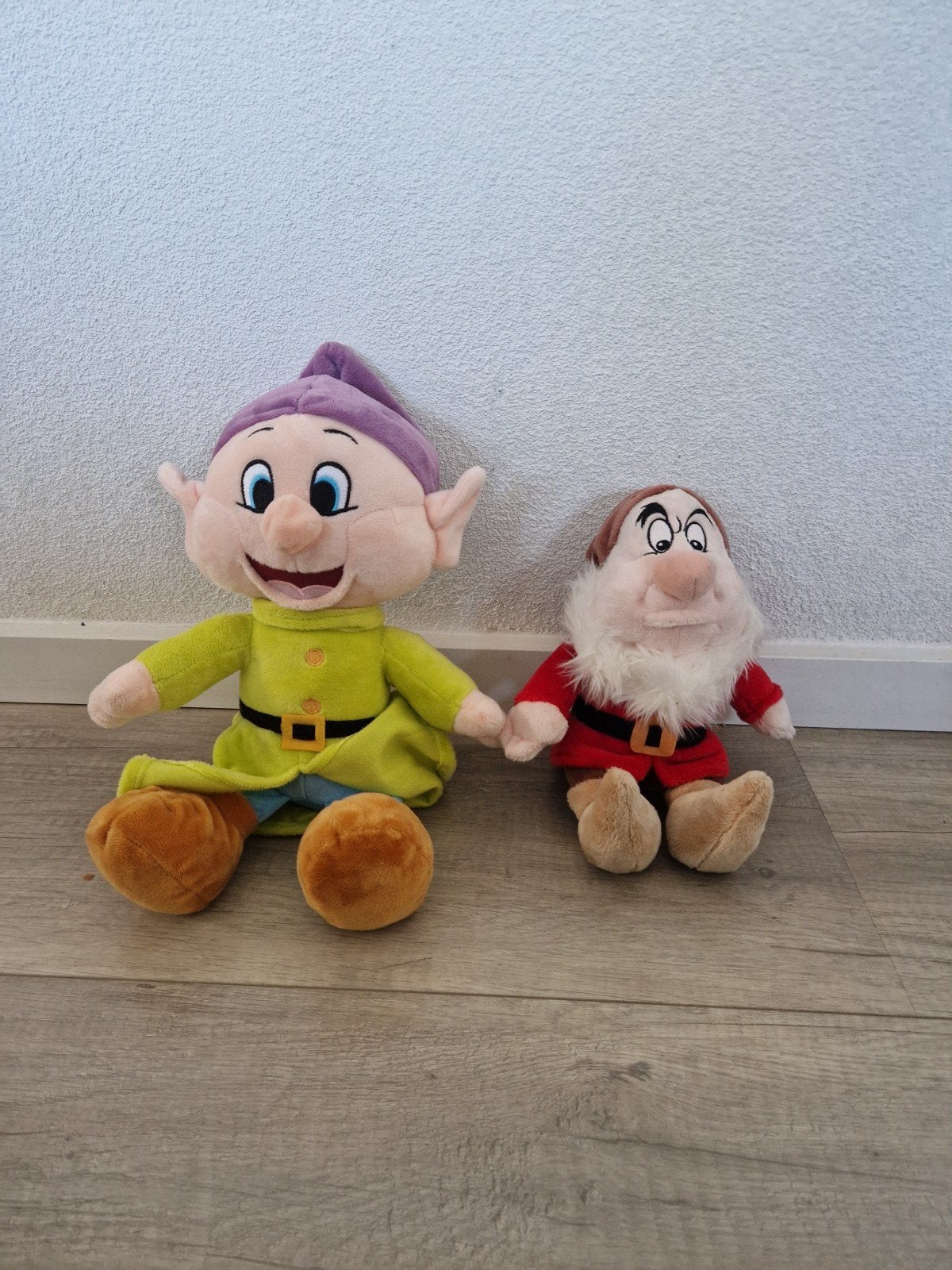 Disney knuffels dopey stoetel grumpy sneeuwwitje zeven dwerg, Verzamelen, Disney, Ophalen of Verzenden, Overige figuren, Zo goed als nieuw
