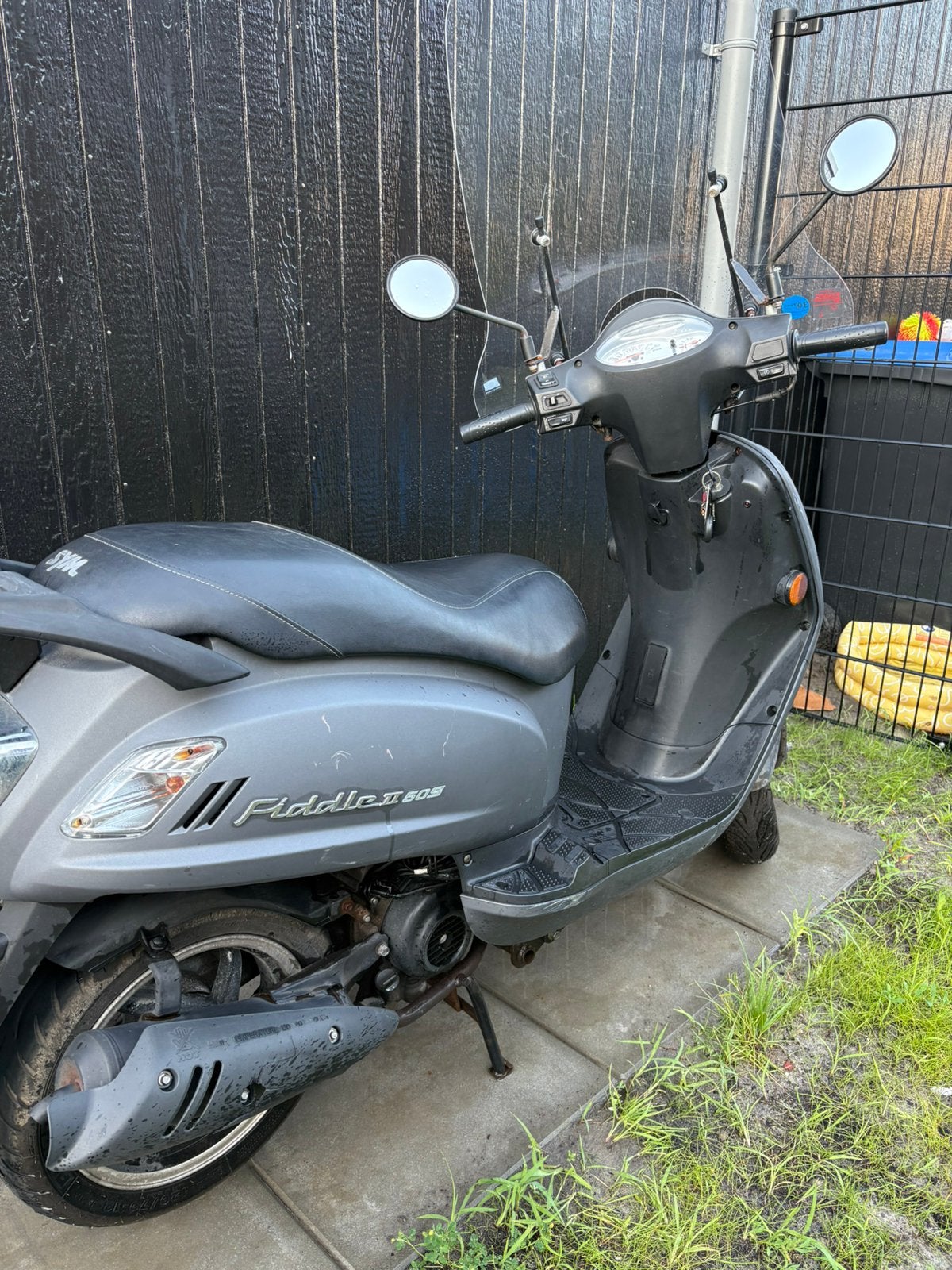 Sym Fiddle 2 + origineel Sym Fiddle beenkleed, Fietsen en Brommers, Scooters | SYM, Ophalen, Gebruikt, Benzine, Fiddle