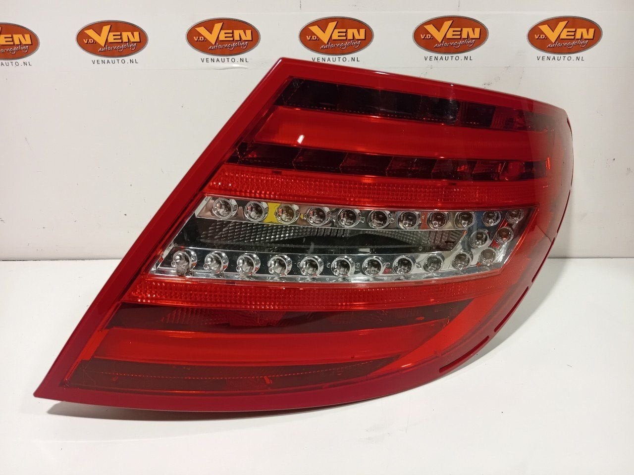 Achterlicht carrosserie rechts Mercedes-Benz C-Klasse, Onderdelen@venauto.nl, Van der Ven Autorecycling B.V., Gebruikt, Ettenseweg 76, 4706 PB Roosendaal, The Netherlands