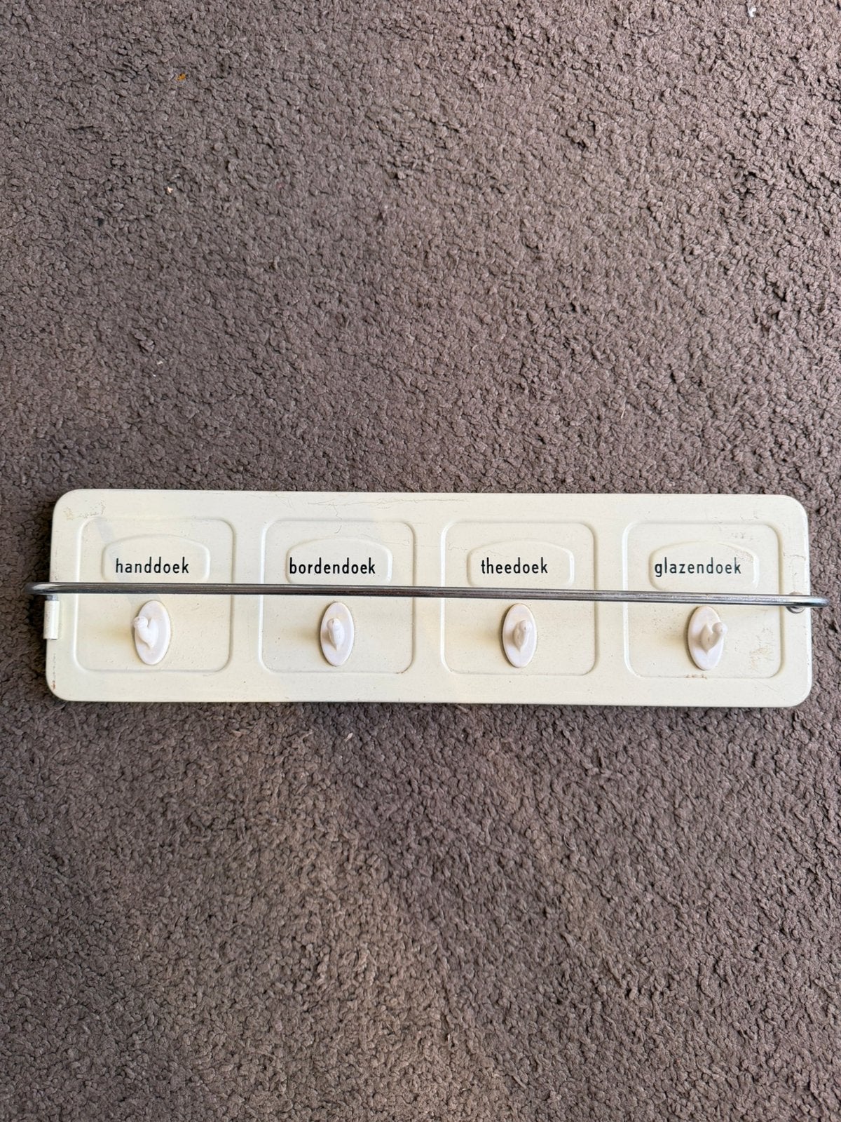Vintage handdoekrek, Ophalen