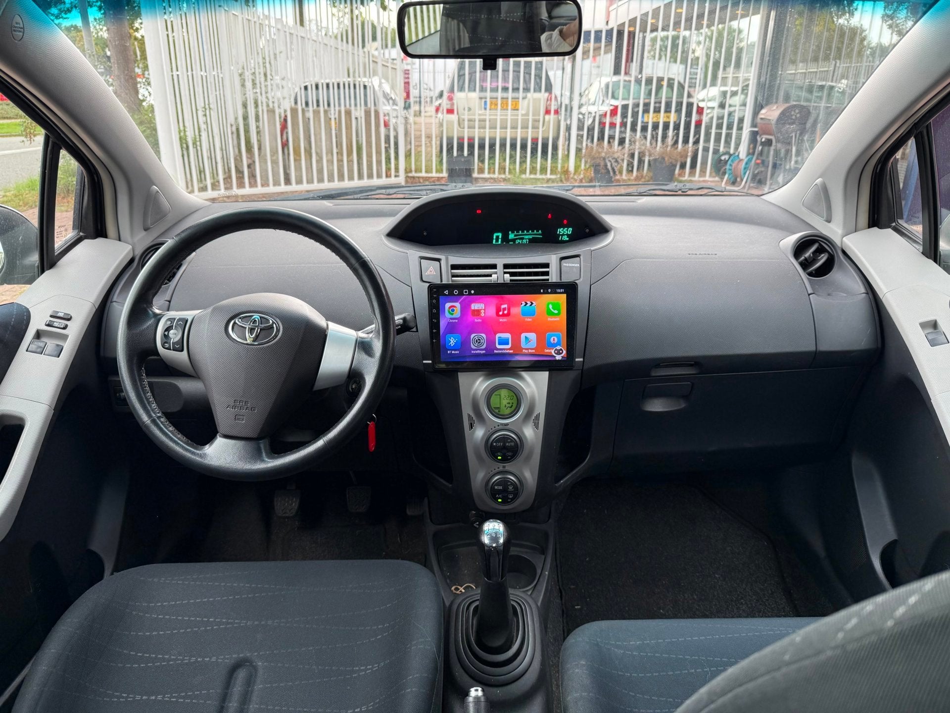 Toyota Yaris 1.3 VVTi Luna | Carplay | Climate control | NAP, Voorwielaandrijving, Stof, 4 cilinders, 995 kg