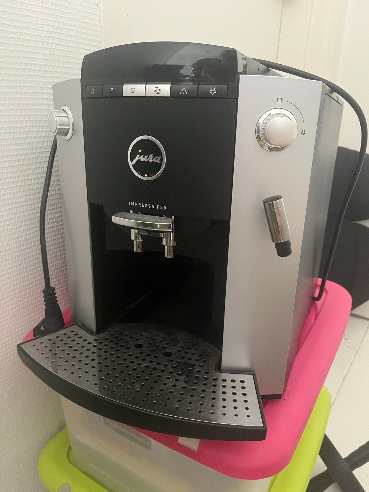 Jura Impressa F50 - Niet werkend, nog goed voor onderdelen, Witgoed en Apparatuur, Koffiezetapparaten, Ophalen, Niet werkend, Koffiemachine