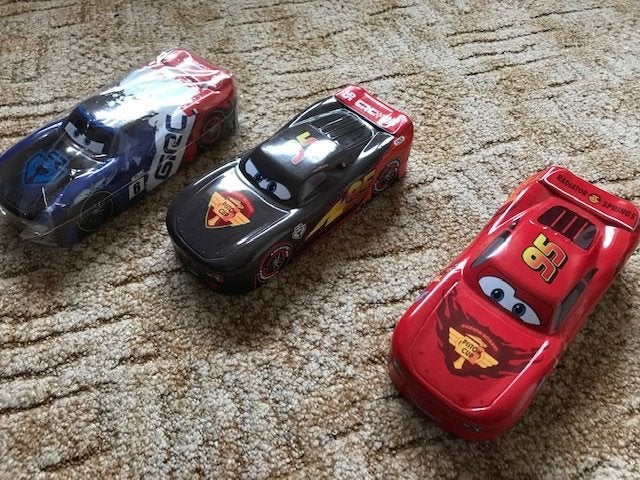Cars pennen blikken 24,5 x 9 x 5,5 cm. De verpakte is nieuw, Ophalen of Verzenden, Zo goed als nieuw