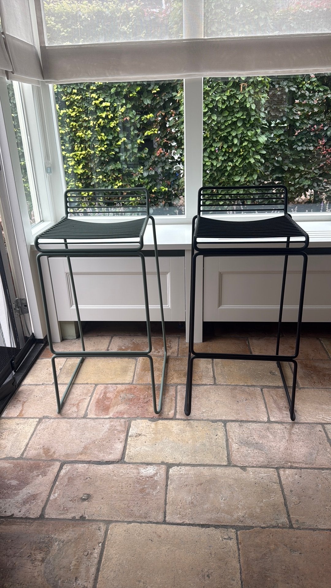 HAY HEE barkruk 75 cm hoog, zwart en grijs/groen, Huis en Inrichting, Barkrukken, Ophalen, Gebruikt, Met voetsteun, 60 tot 90 cm